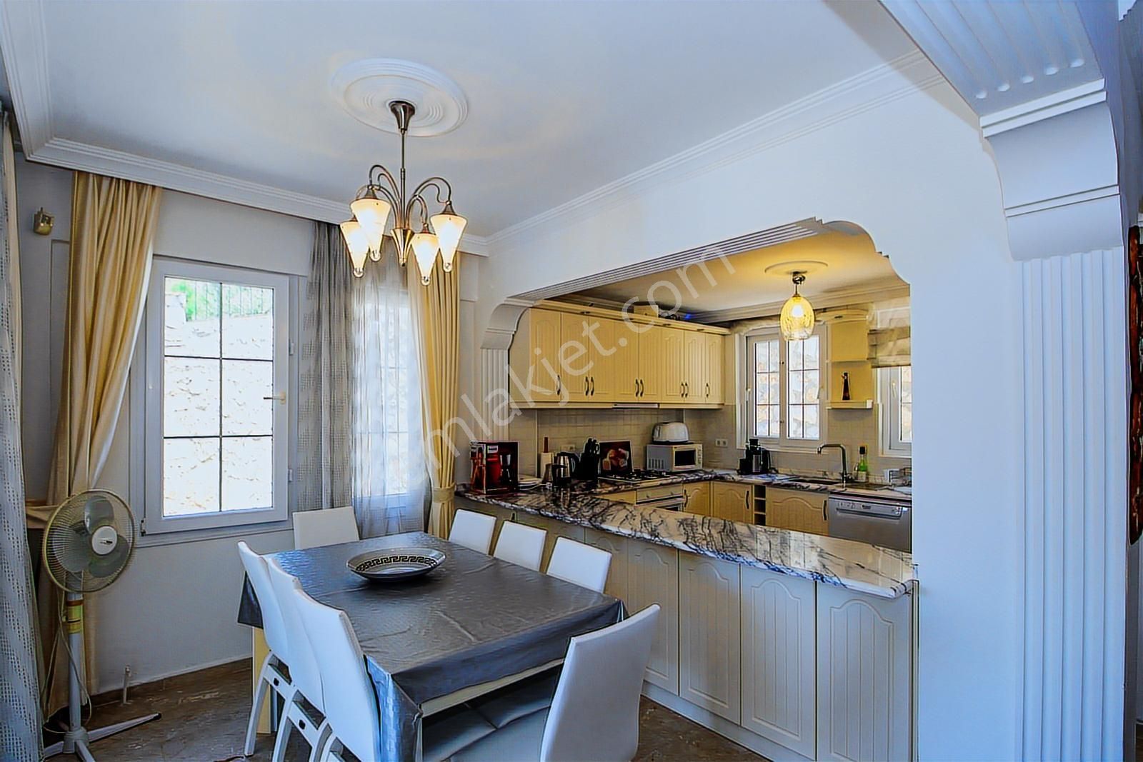 Fethiye Yeşilüzümlüde Havuzlu Bahçeli 4+1 Kiralık Villa | Tekce - Görsel 13