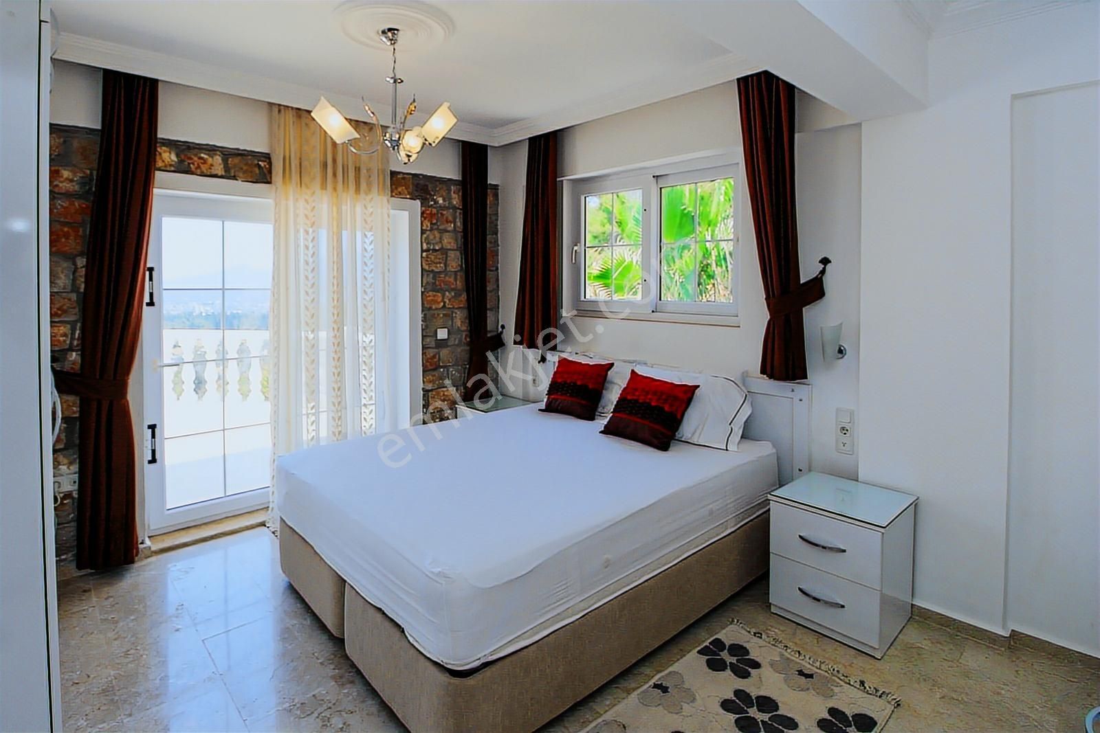 Fethiye Yeşilüzümlüde Havuzlu Bahçeli 4+1 Kiralık Villa | Tekce - Görsel 22