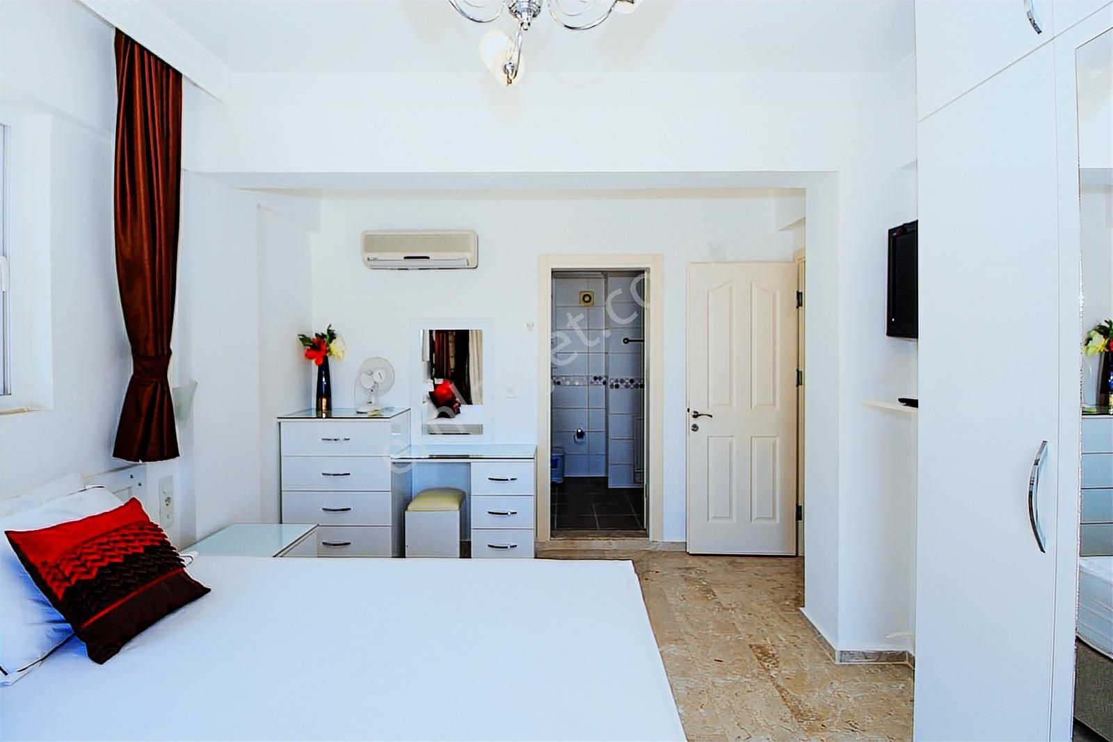 Fethiye Yeşilüzümlüde Havuzlu Bahçeli 4+1 Kiralık Villa | Tekce - Görsel 30