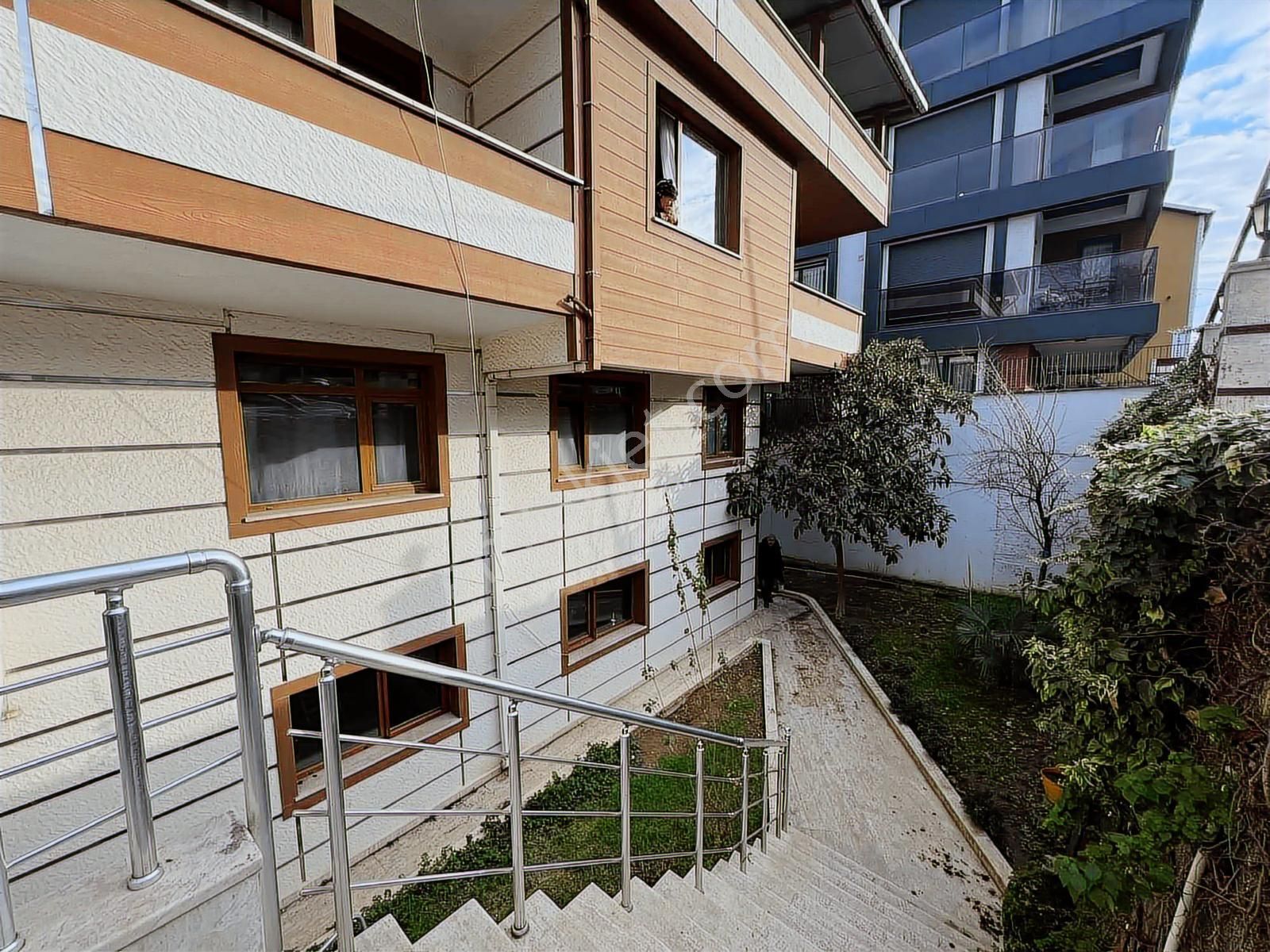 Çengelköy Güzeltepe Mahallesinde Bahçe Kullanımlı 145 M2 Kiralık - Görsel 17