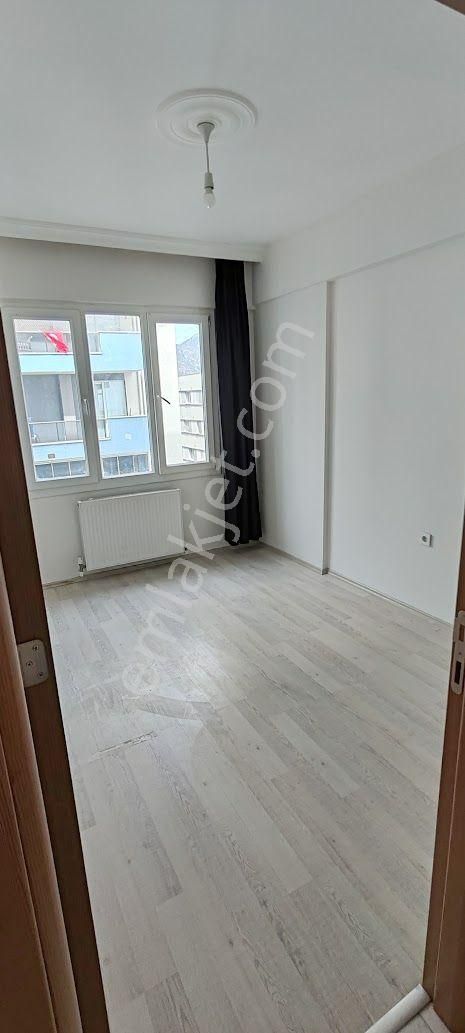Sabihinden Kiralık Güvenlikli Sitede 2+1 Bakımlı, Kapalı Otoparklı Daire - Görsel 9