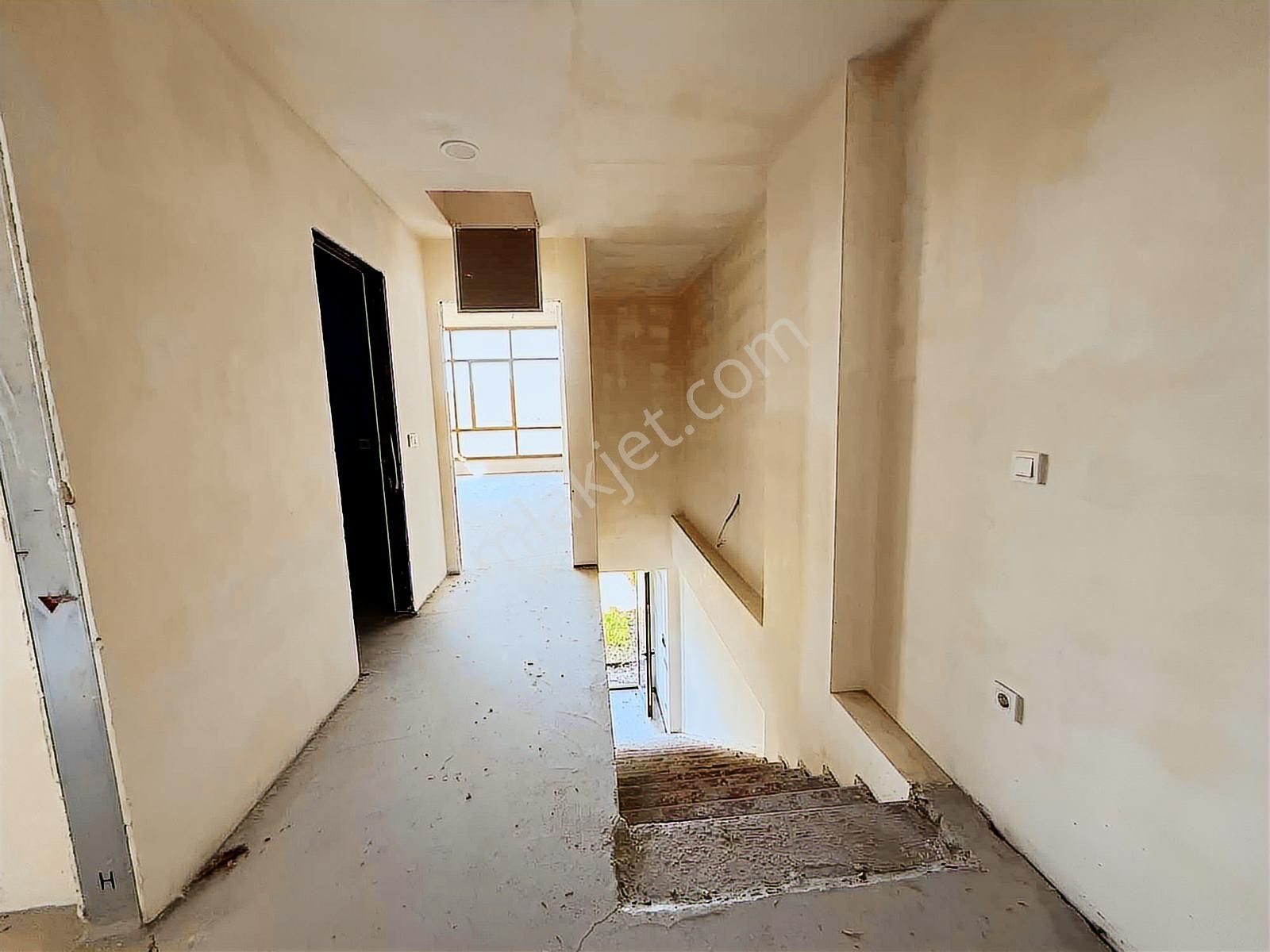 Düşler Vadisinde Yarı Natamam Satılık 2+1 Villa Fırsatı - Görsel 4