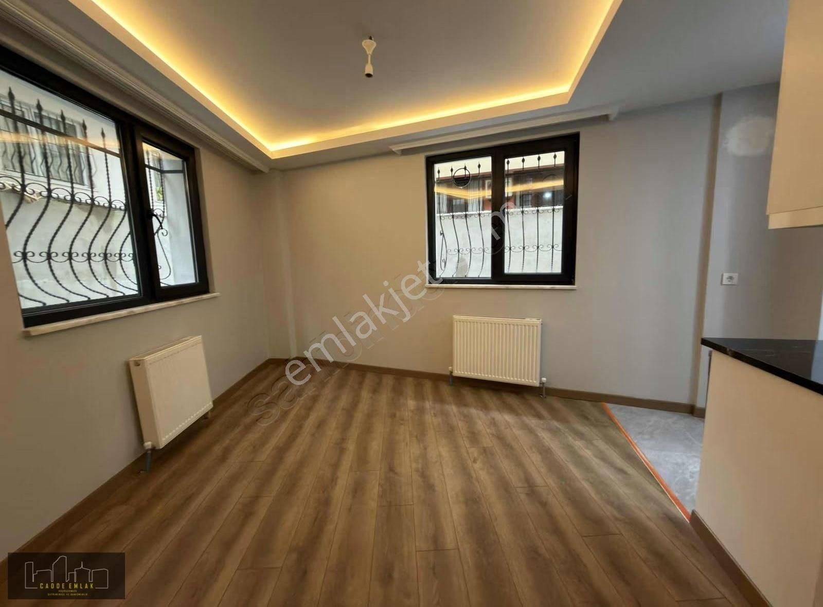 Cadde Emlak Sıfır Yüksek Camlı 1+1 Yatırımlık Lüx Bahçe Katı - Görsel 2