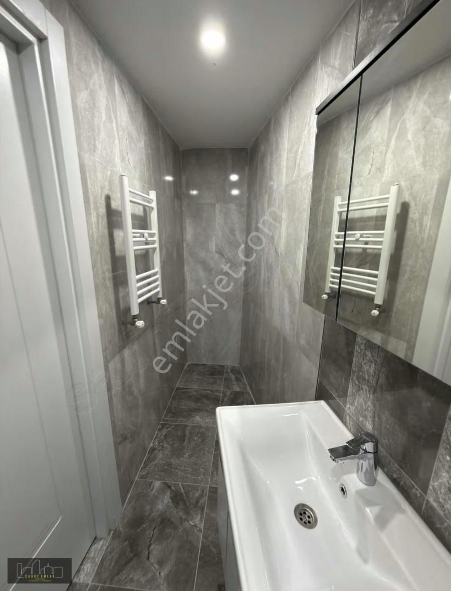 Cadde Emlak Sıfır Yüksek Camlı 1+1 Yatırımlık Lüx Bahçe Katı - Görsel 4