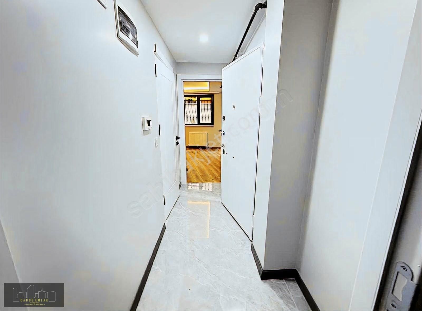 Cadde Emlak Sıfır Yüksek Camlı 1+1 Yatırımlık Lüx Bahçe Katı - Görsel 9