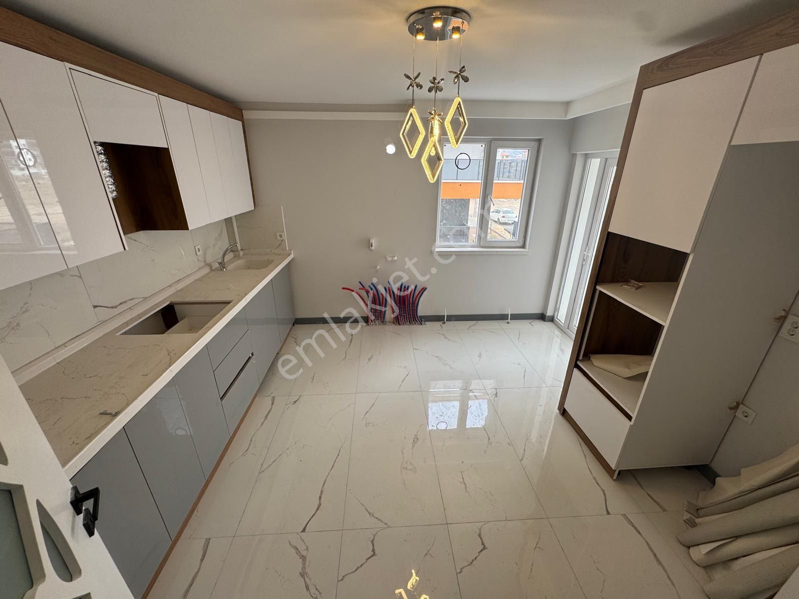 Sincan Yenikentte Satılık 4+1 Geniş Daire Fırsat Kupon - Görsel 4