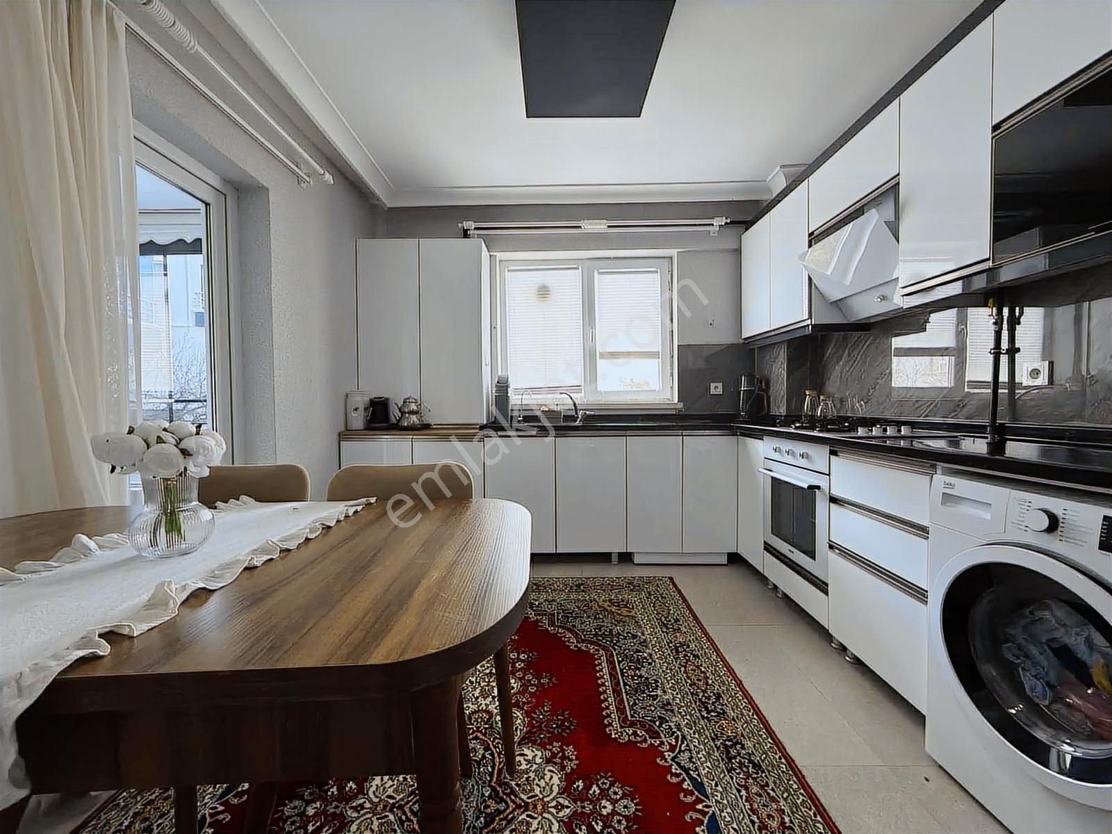 Keskin'den Ara Kat Geniş Mutfaklı Çift Banyolu Daire ^^