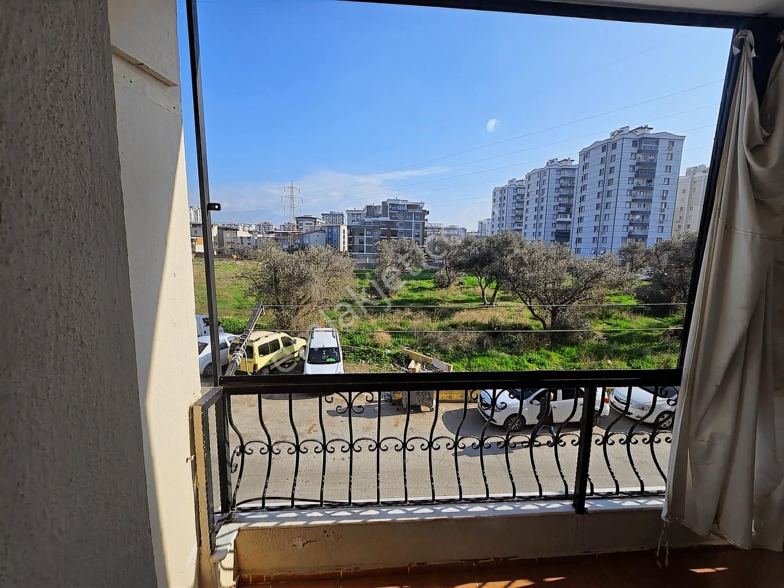 Remax Arma'dan Buca Çamlıkule Mah 2+1 80 M2 Dükkan Üzeri 1 Kat - Görsel 4