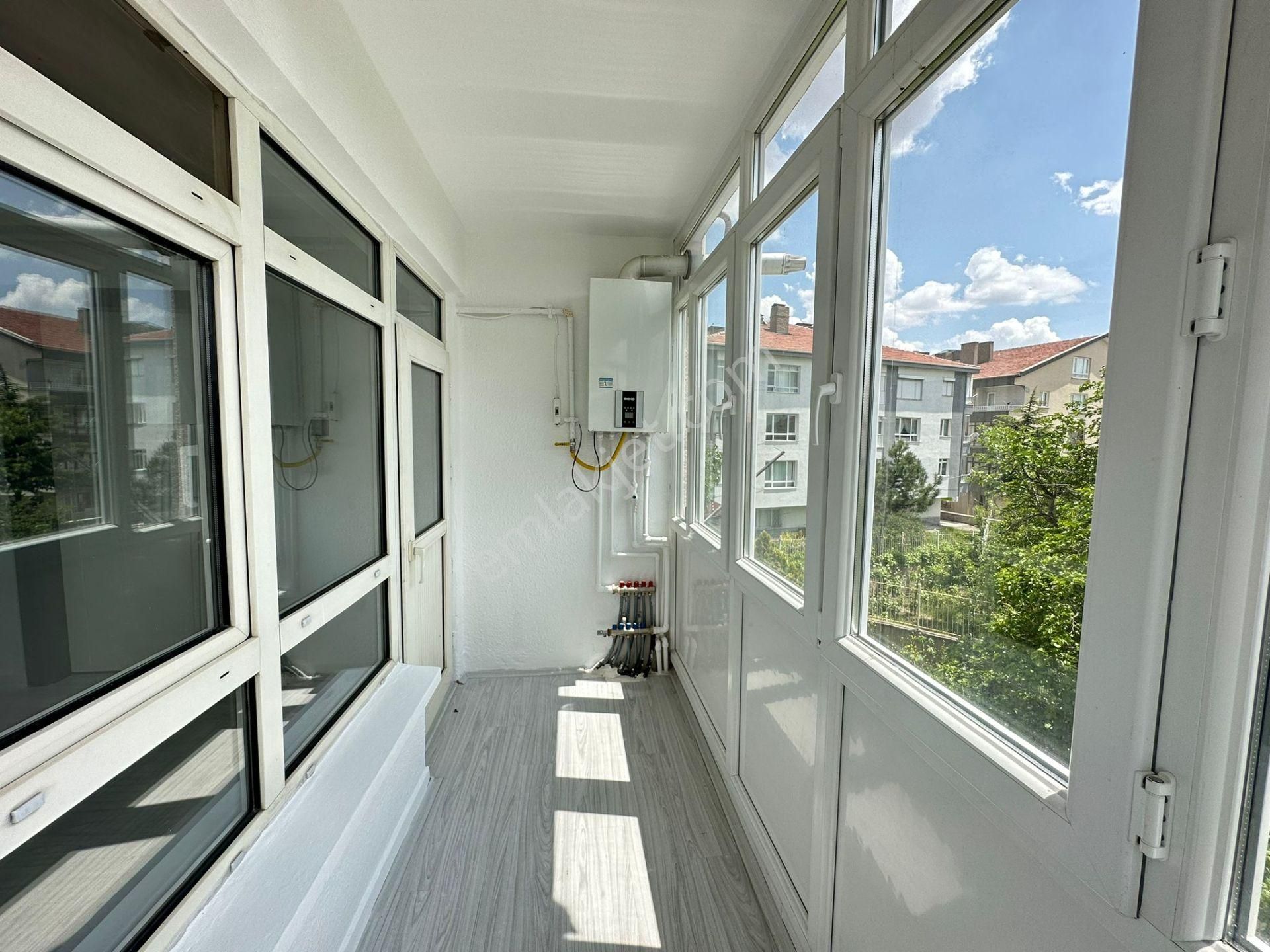 Kariyer'den Etlik Bağcı Caddesi Paraleli 3+1 Lüx Yapılı 18.000tl Kiracılı Kat Konumunda Daire - Görsel 31