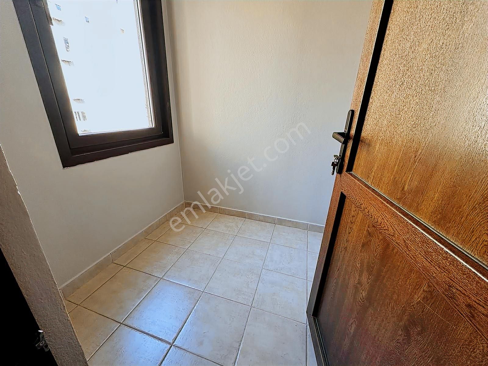 Göztepe'de 4+1 Net 175m2 Mimari Dekorlu Katta Tek Fırsat Daire - Görsel 4