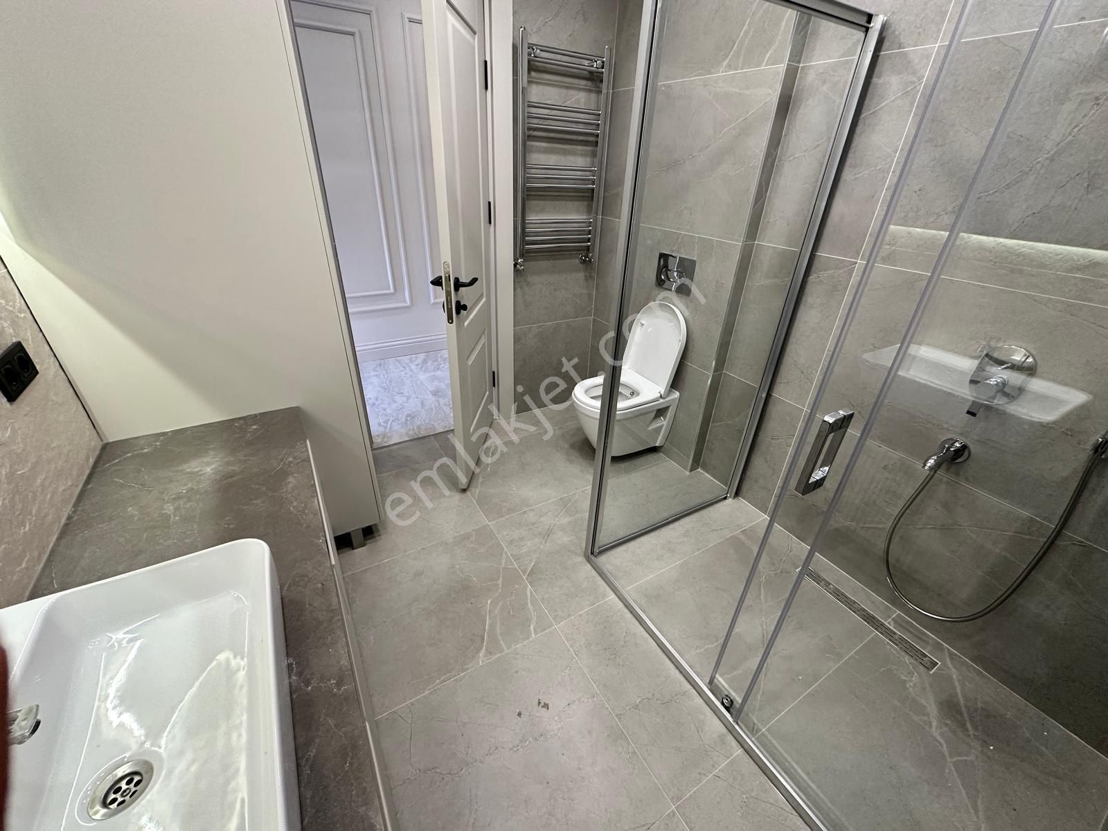 Göztepe'de 4+1 Net 175m2 Mimari Dekorlu Katta Tek Fırsat Daire - Görsel 30