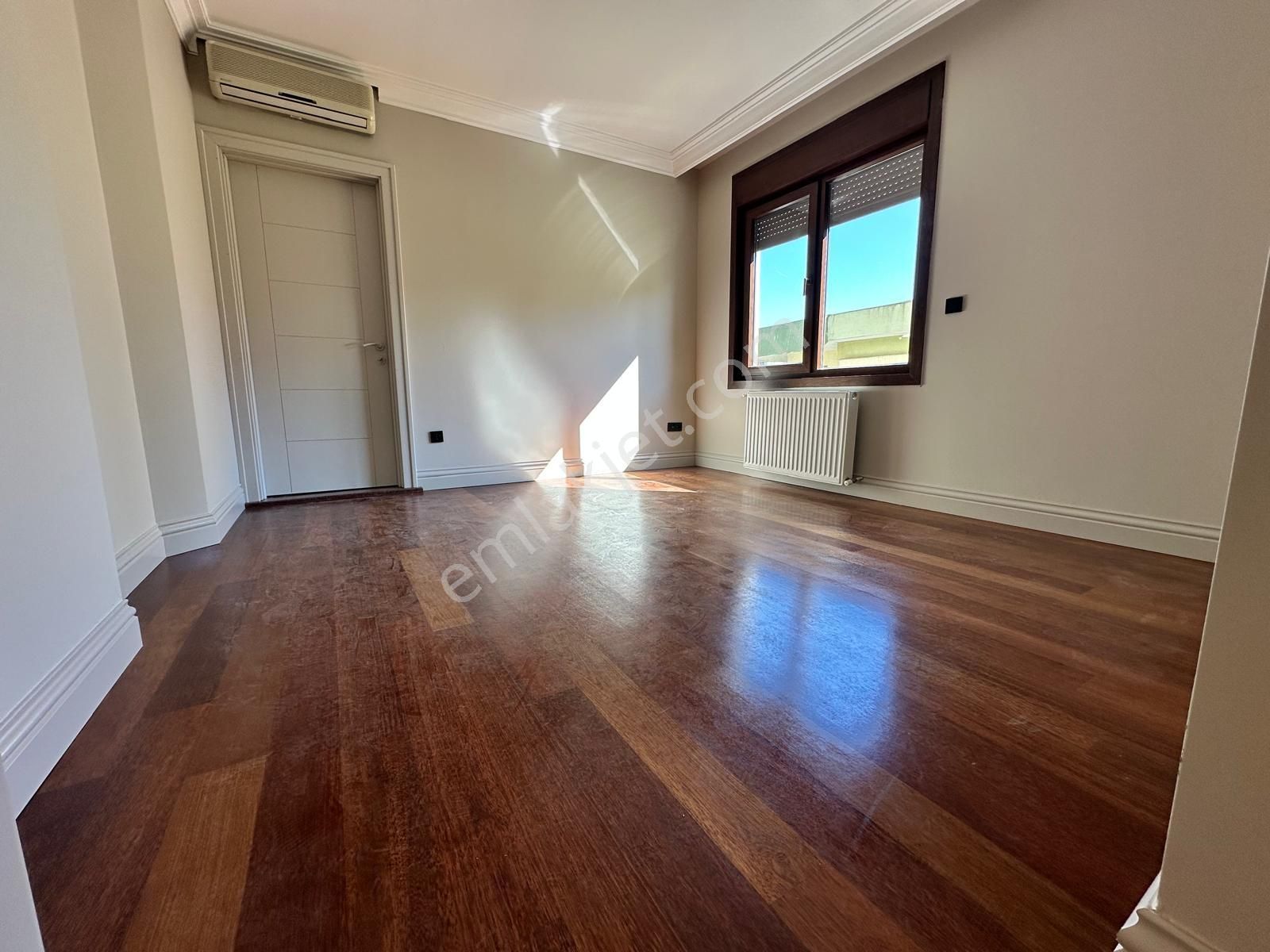 Göztepe'de 4+1 Net 175m2 Mimari Dekorlu Katta Tek Fırsat Daire - Görsel 35