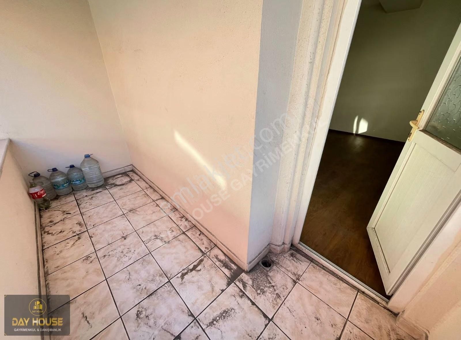 Gazi Merkezi Konumda Masrafsız 2+1 Daire - Görsel 17