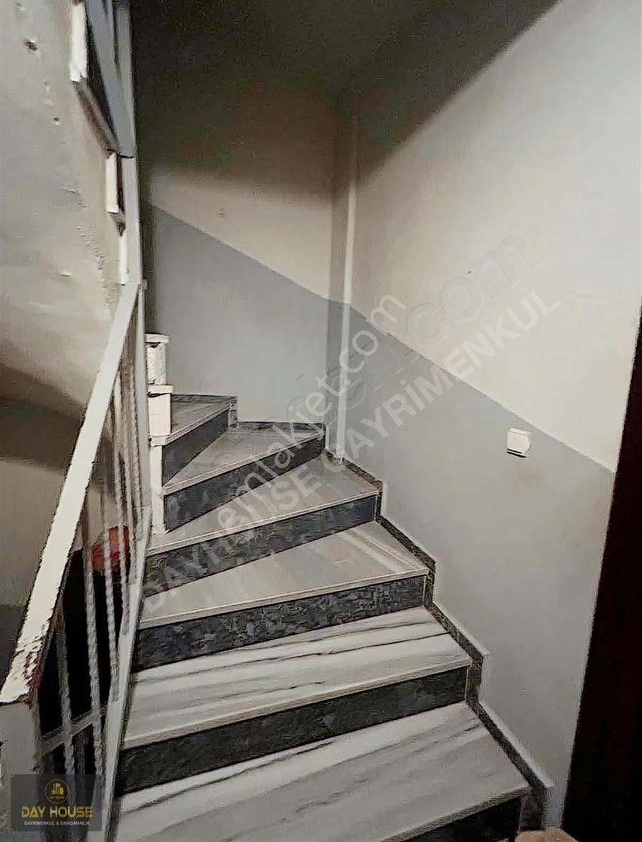 Day House Gayrimenkulden Yunusemre'de Fırsat Ara Kat - Görsel 15