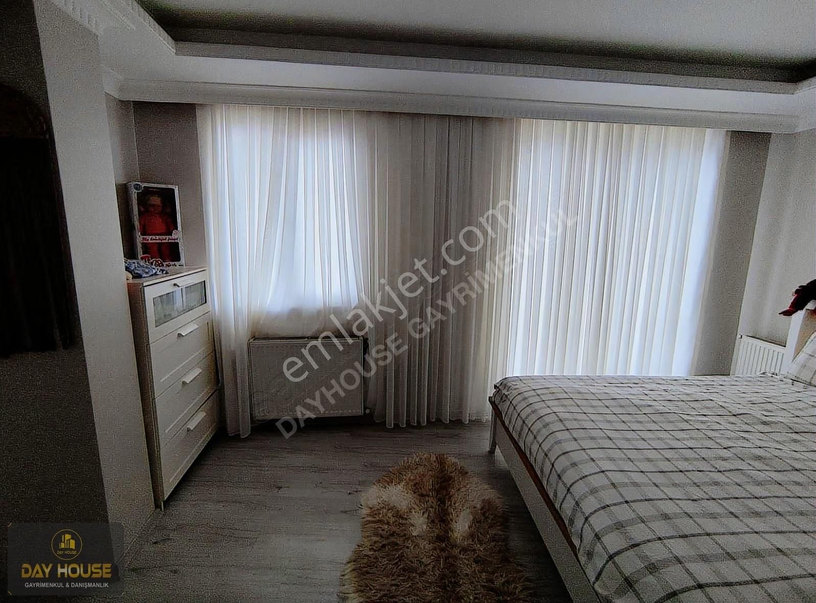 Zübeyde Hanım Mahallesi'nde Satılık Eşyalı Dubleks - Görsel 3