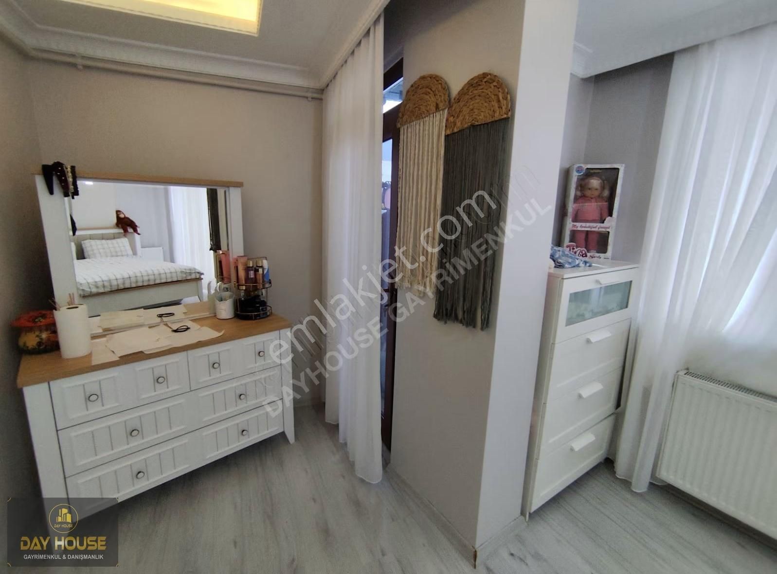 Zübeyde Hanım Mahallesi'nde Satılık Eşyalı Dubleks - Görsel 19