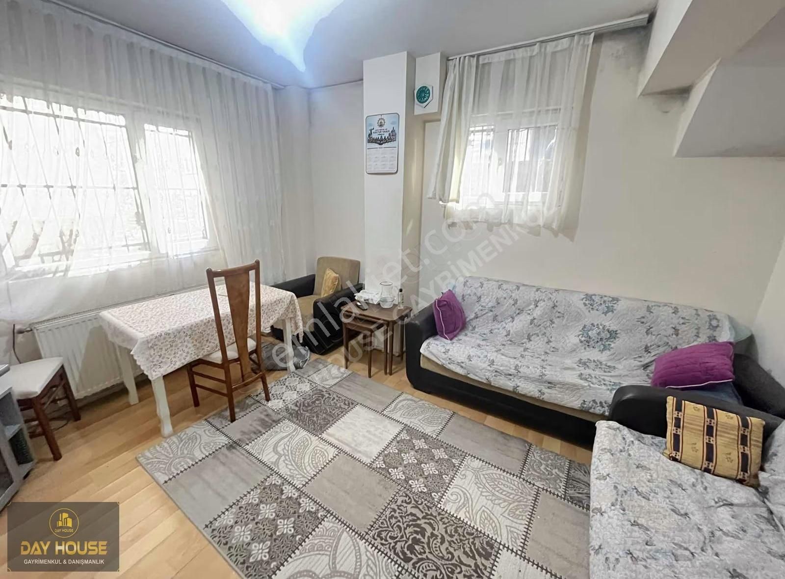 Day House'den Pazar Sokağında Kot-1 - Görsel 15