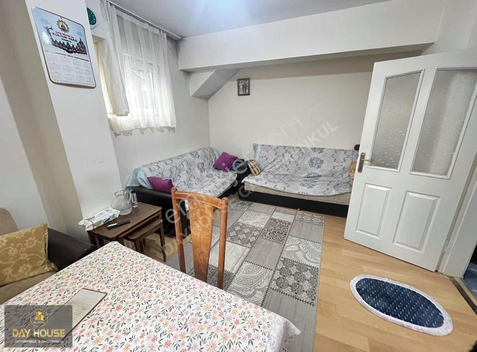 Day House'den Pazar Sokağında Kot-1 - Görsel 23