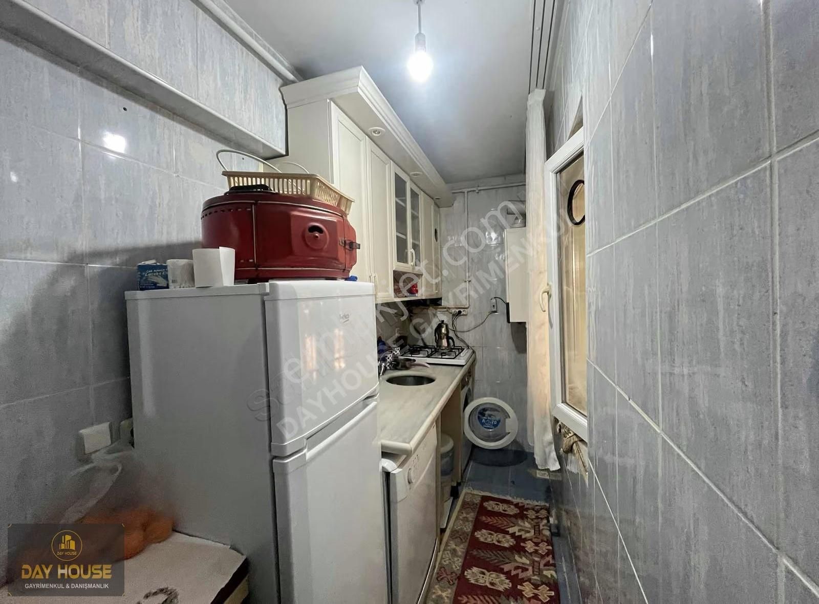 Day House'den Pazar Sokağında Kot-1 - Görsel 24