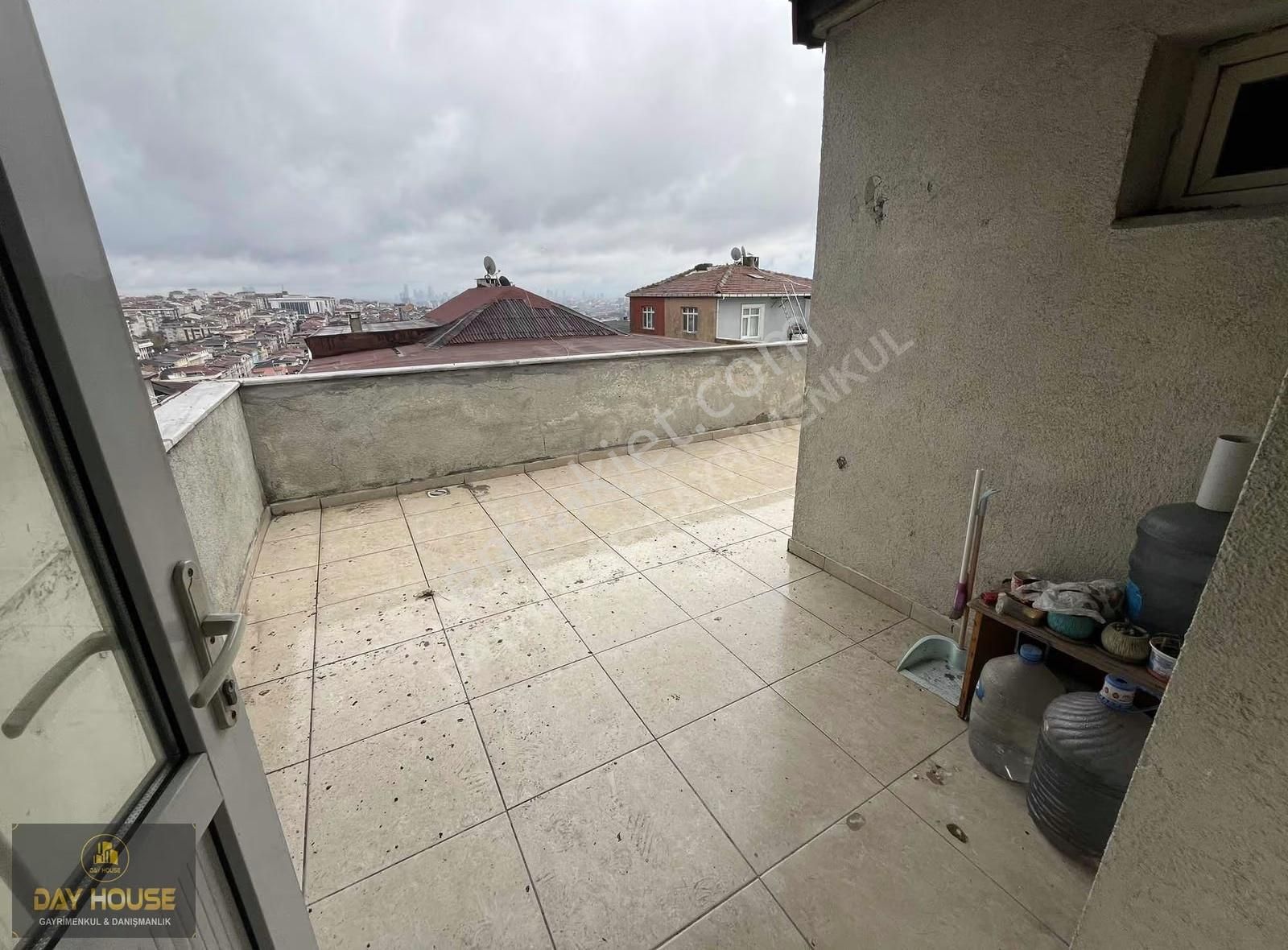 Day House'den Yunusemre Mah'de Satılık 130 3+1 Ferah Çatı Kat - Görsel 9