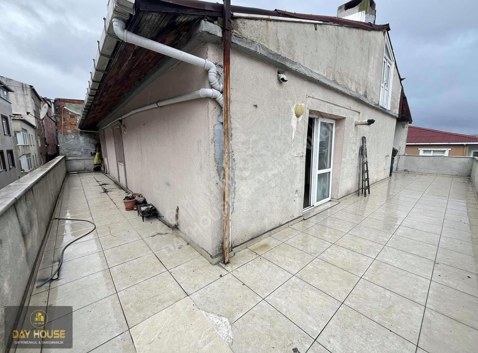 Day House'den Yunusemre Mah'de Satılık 130 3+1 Ferah Çatı Kat - Görsel 2