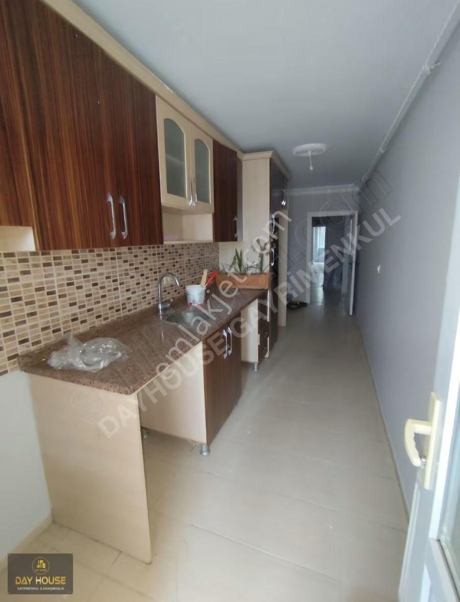 Zübeyde Hanım Mahallesi'nde 110 M2 Ebeveyn Banyolu Ara Kat Daire - Görsel 7