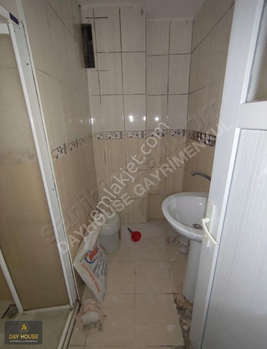 Zübeyde Hanım Mahallesi'nde 110 M2 Ebeveyn Banyolu Ara Kat Daire - Görsel 2