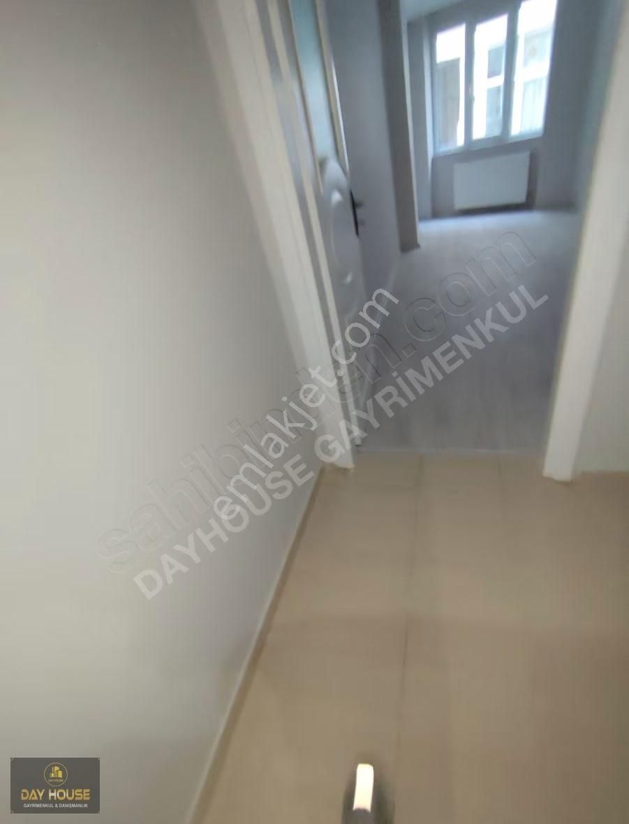 Zübeyde Hanım Mahallesi'nde 110 M2 Ebeveyn Banyolu Ara Kat Daire - Görsel 4