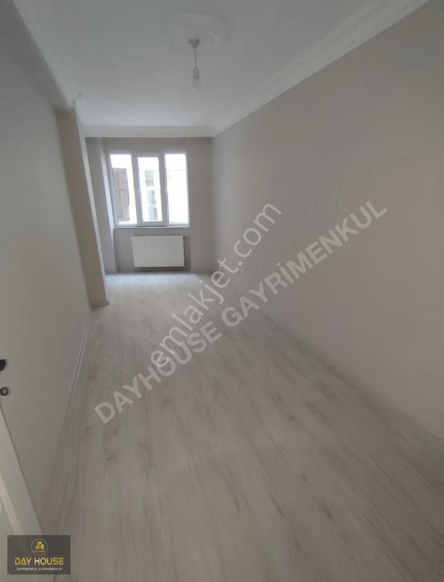 Zübeyde Hanım Mahallesi'nde 110 M2 Ebeveyn Banyolu Ara Kat Daire - Görsel 9