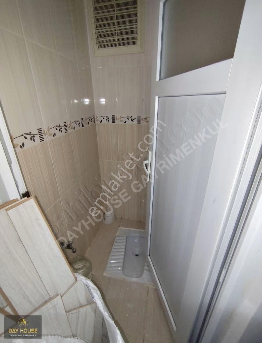 Zübeyde Hanım Mahallesi'nde 110 M2 Ebeveyn Banyolu Ara Kat Daire - Görsel 3