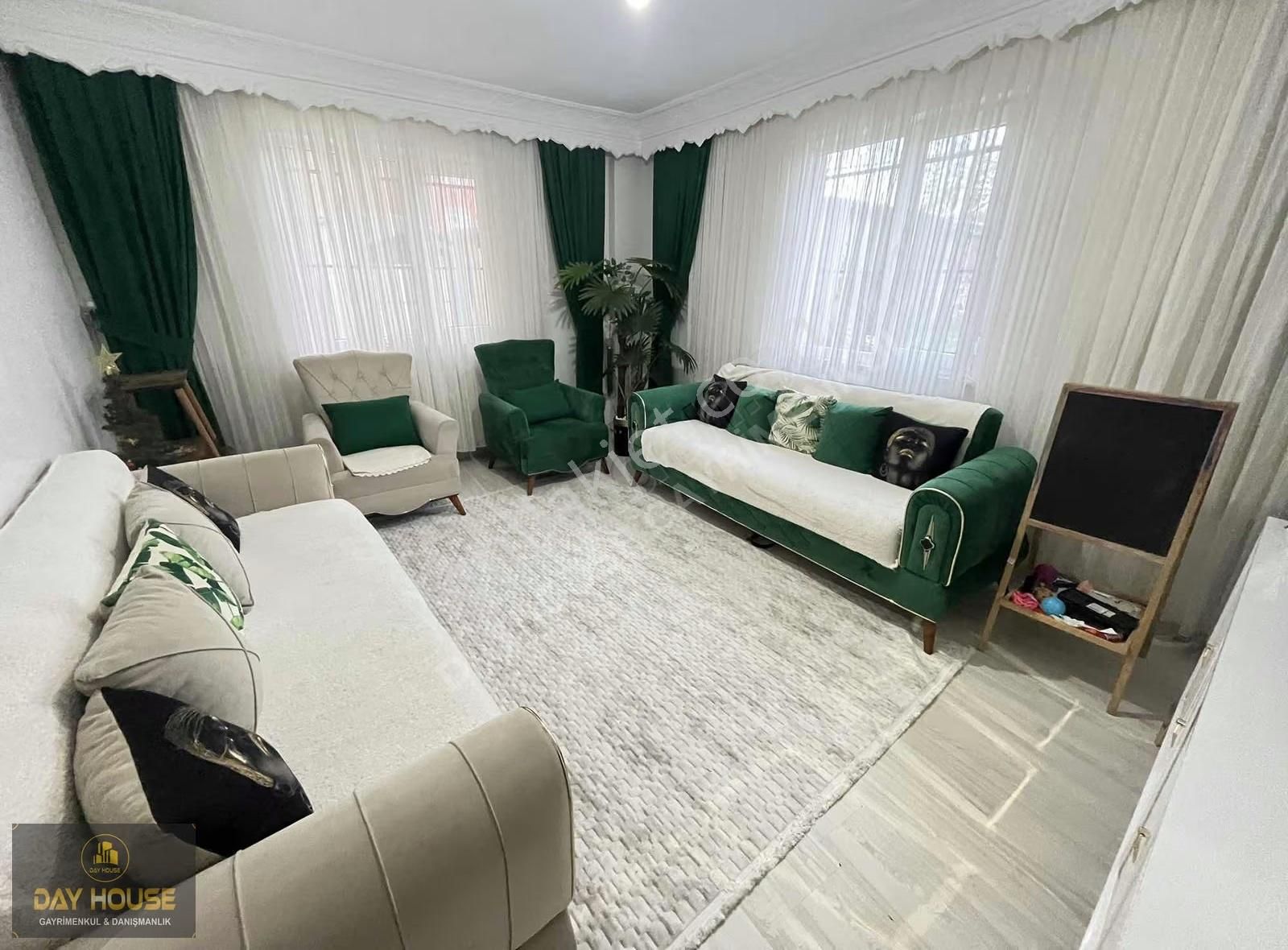 Day House'den 110 M2 Düz Giriş