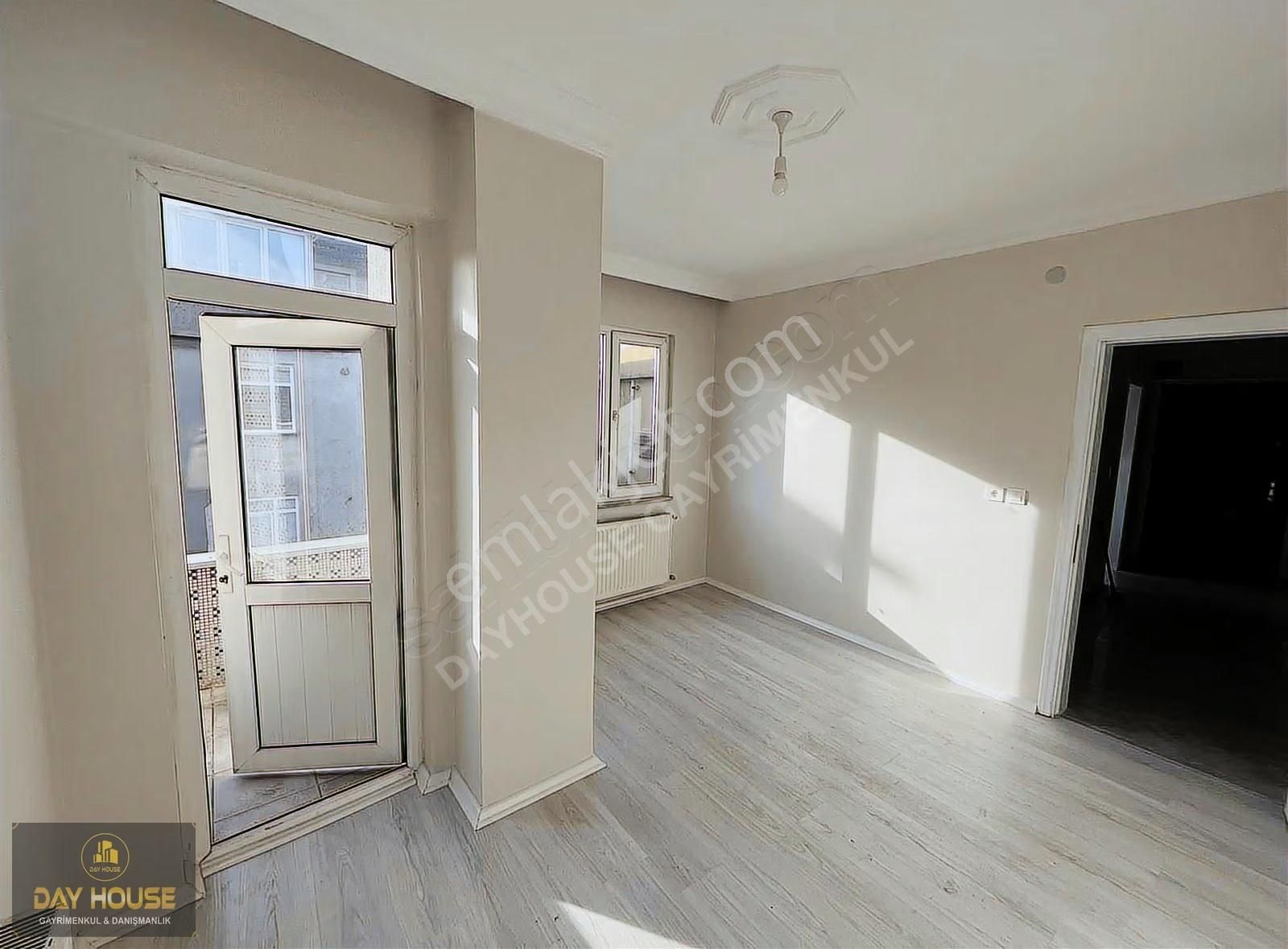 Day House'den Cadde Üzeri Yunusemre Mahallesi Ara Kat - Görsel 6