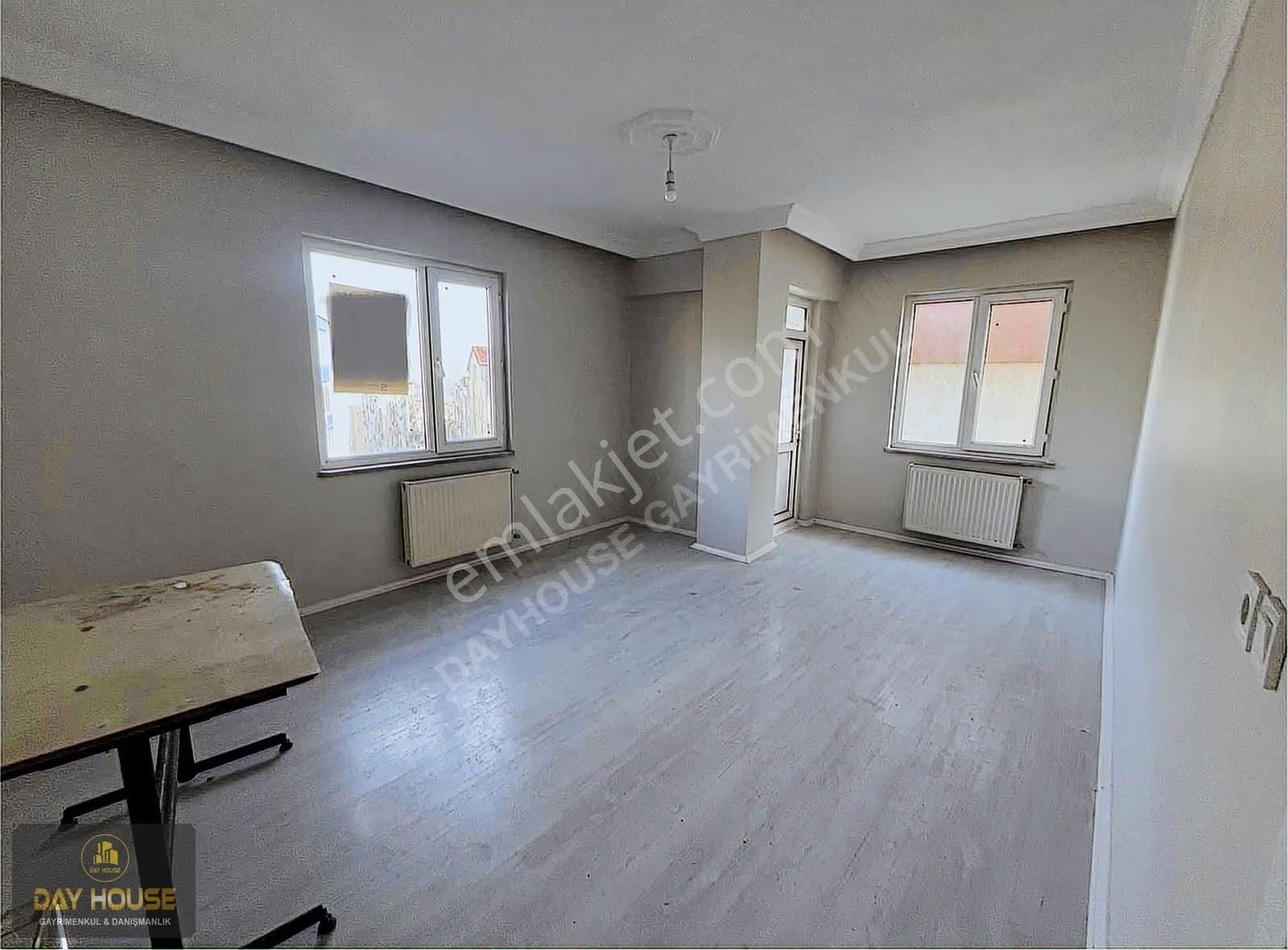 Day House'den Cadde Üzeri Yunusemre Mahallesi Ara Kat - Görsel 4