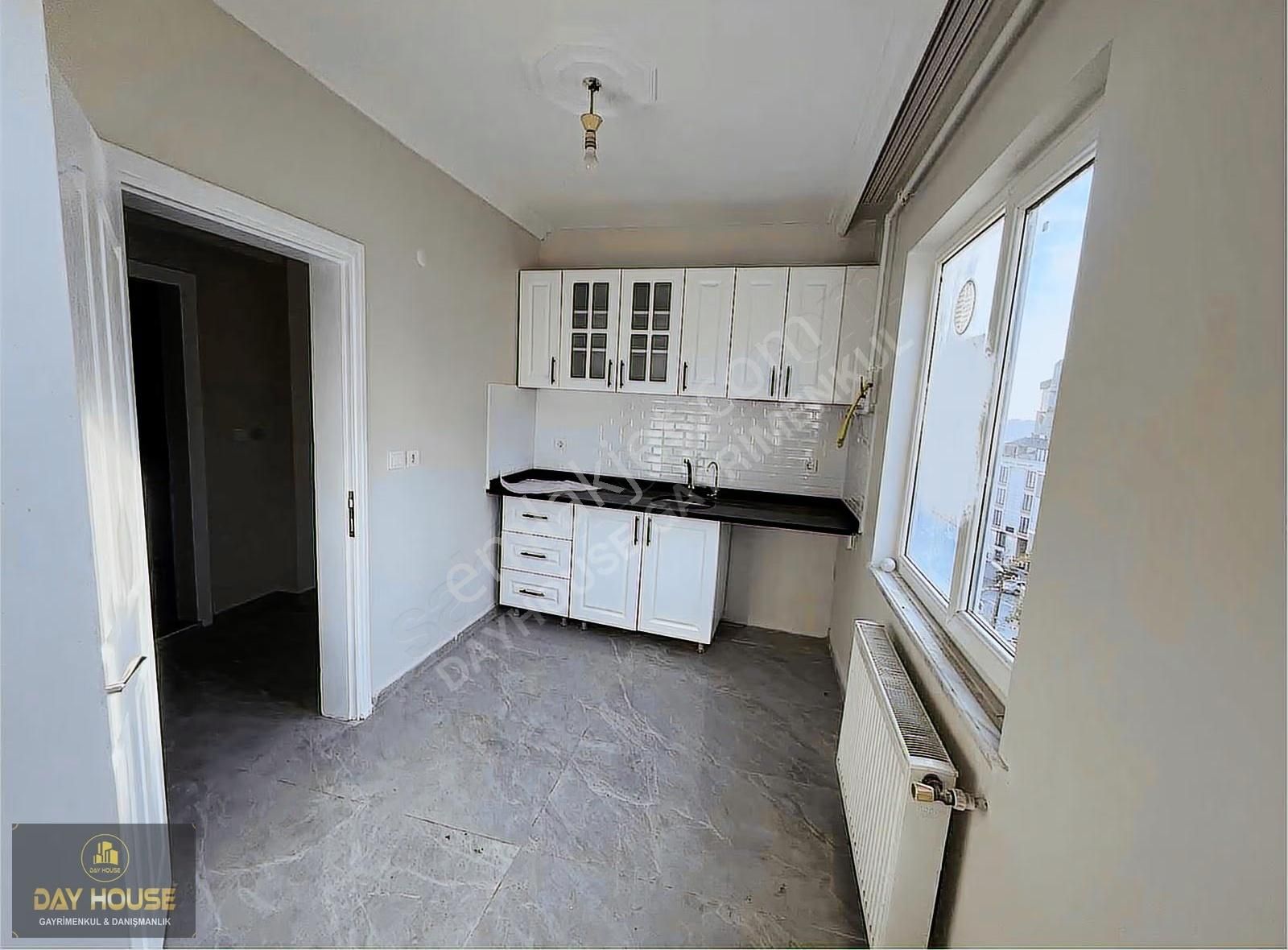 Day House'den Cadde Üzeri Yunusemre Mahallesi Ara Kat - Görsel 27