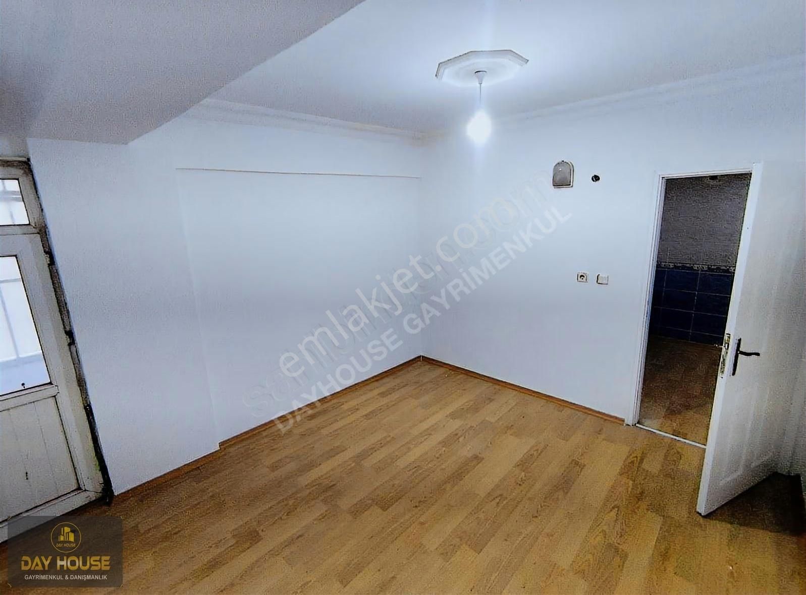 75.yıl Mahallesi'nde İsmetpaşa Caddesi Dibinde 2+1 Yüksek Giriş - Görsel 4