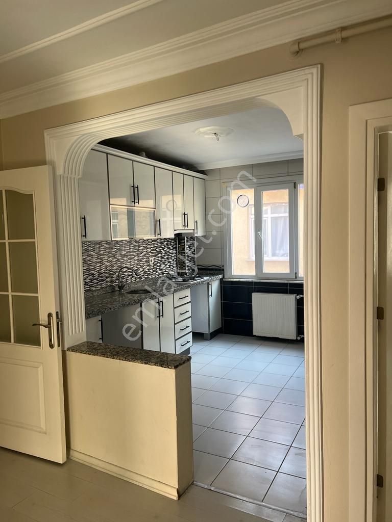 Emir Emlak 2den Kiralık 3+1 Büyük Ferah Daire 140 Metre Kare - Görsel 2