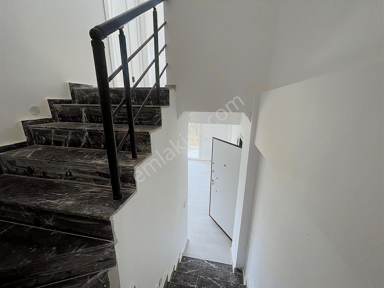 Seydikemer Gerişburnunda Havuzlu Site İçinde 2+1 Çatı Dubleks - Görsel 4