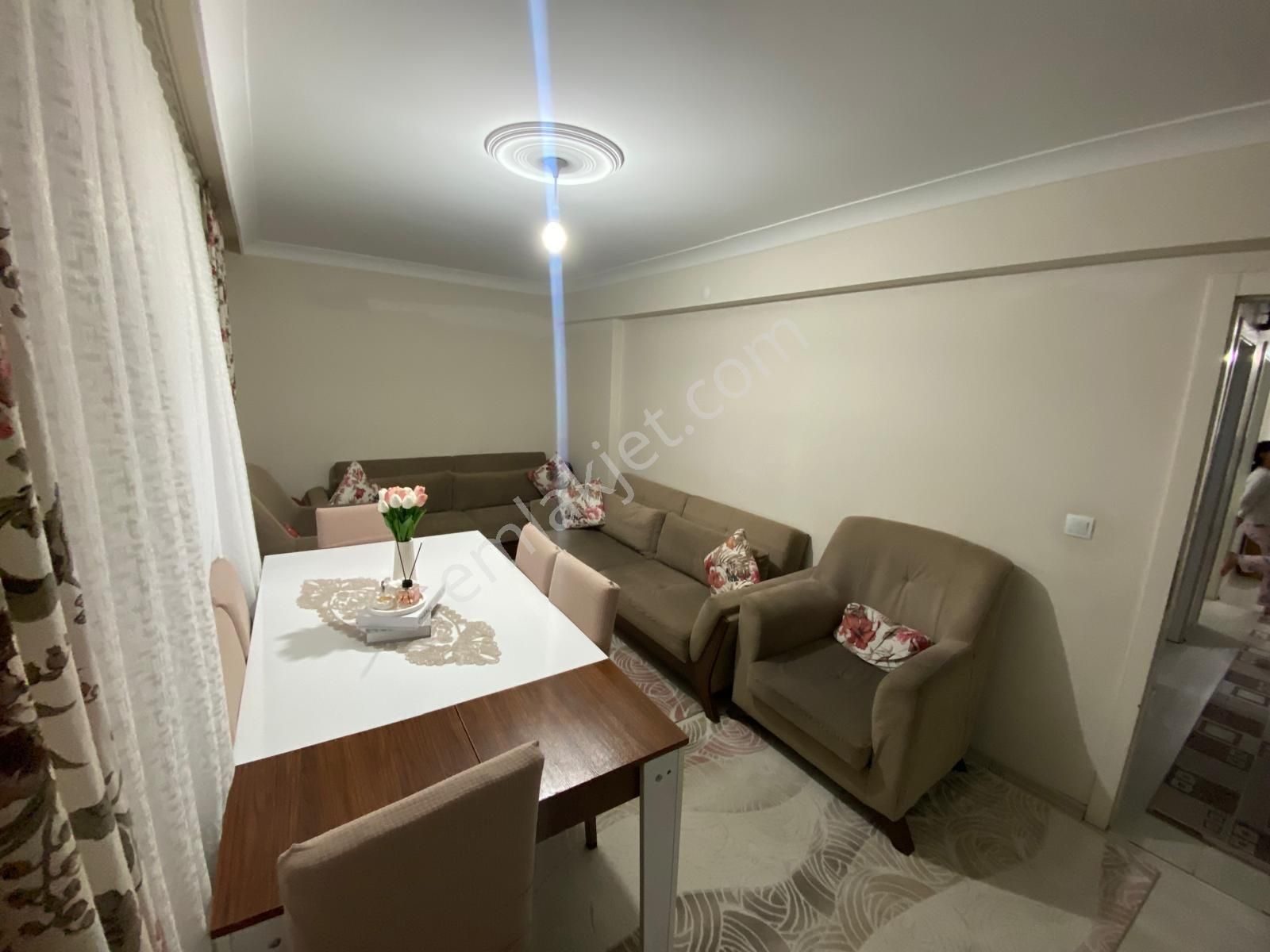 Beşikkaya'da Peyami Tepe Okulu Yakını Giriş Katta Ön Cephe Asansörlü 3+1 Satılık Daire !!! - Görsel 8