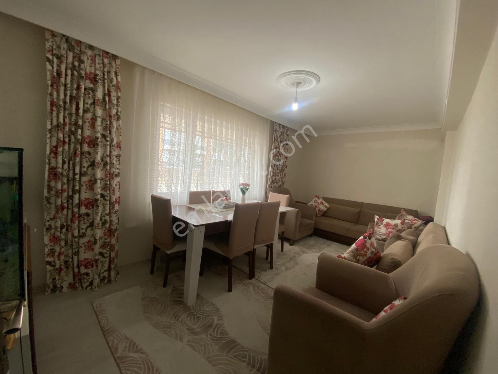 Beşikkaya'da Peyami Tepe Okulu Yakını Giriş Katta Ön Cephe Asansörlü 3+1 Satılık Daire !!! - Görsel 2