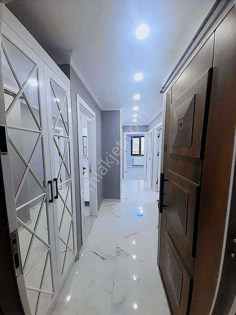 Samandıra Cadde Üzeri Sıfır Çift Balkon Otoparklı İskanlı 2+1 - Görsel 15