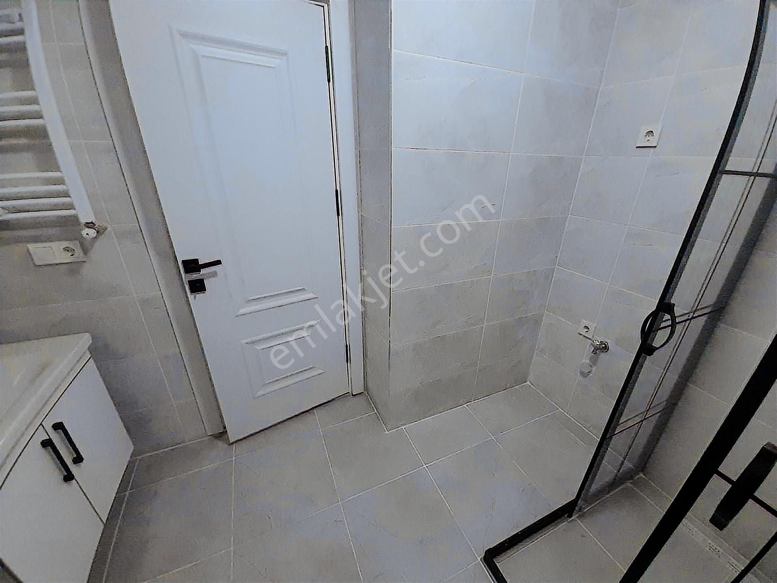 Samandıra Cadde Üzeri Sıfır Çift Balkon Otoparklı İskanlı 2+1 - Görsel 30