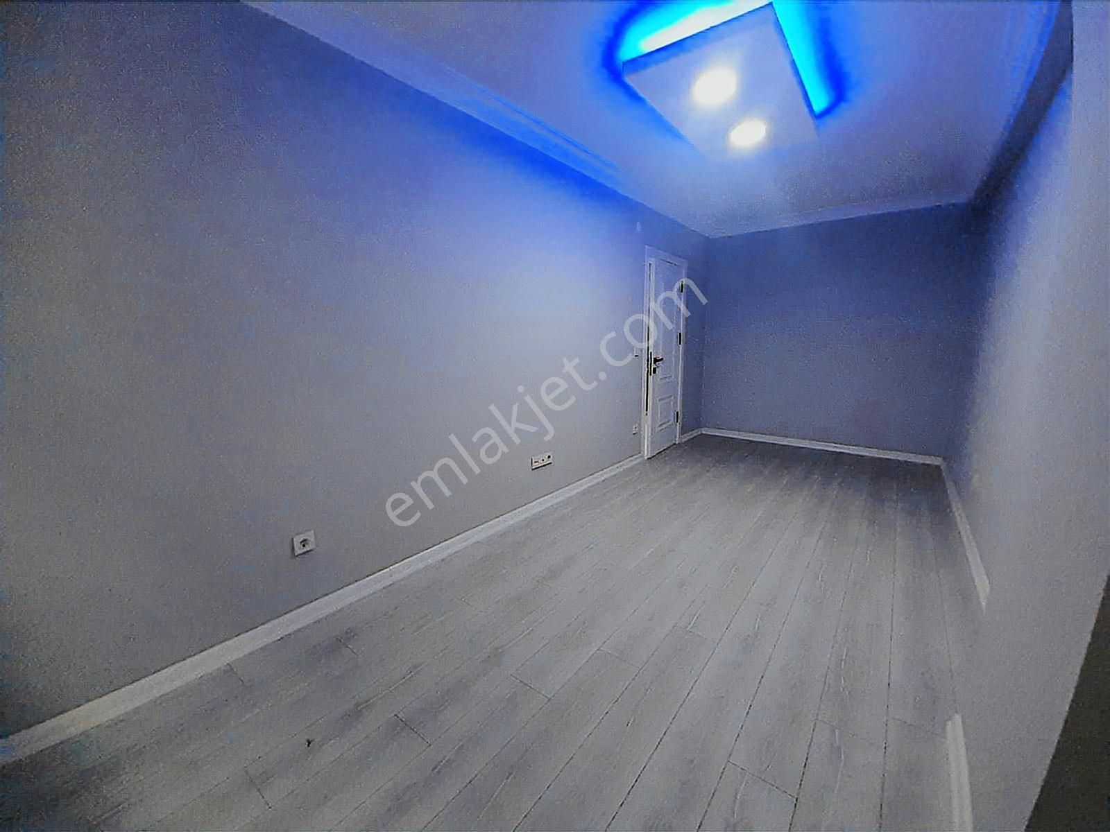 Samandıra Cadde Üzeri Sıfır Çift Balkon Otoparklı İskanlı 2+1 - Görsel 18