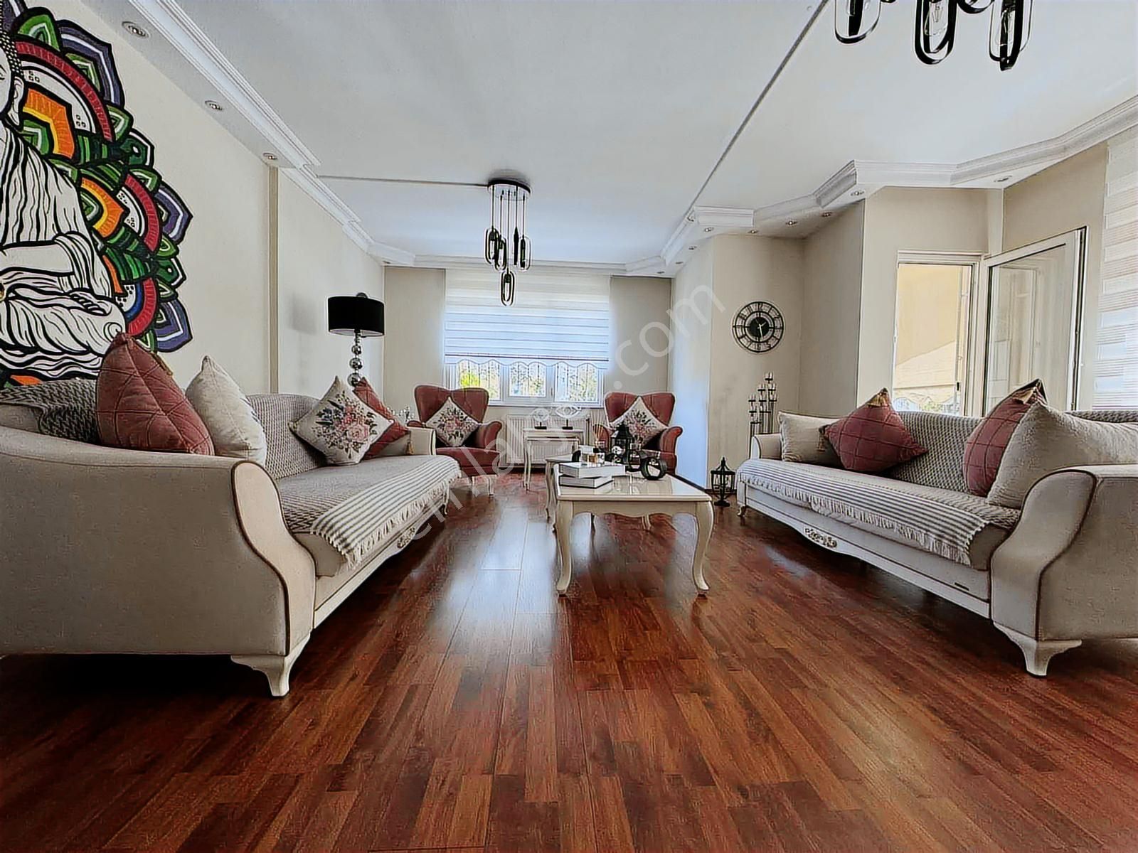 Ataşehir Barajyolunda Çift Balkon 3+1 Kiralık Daire