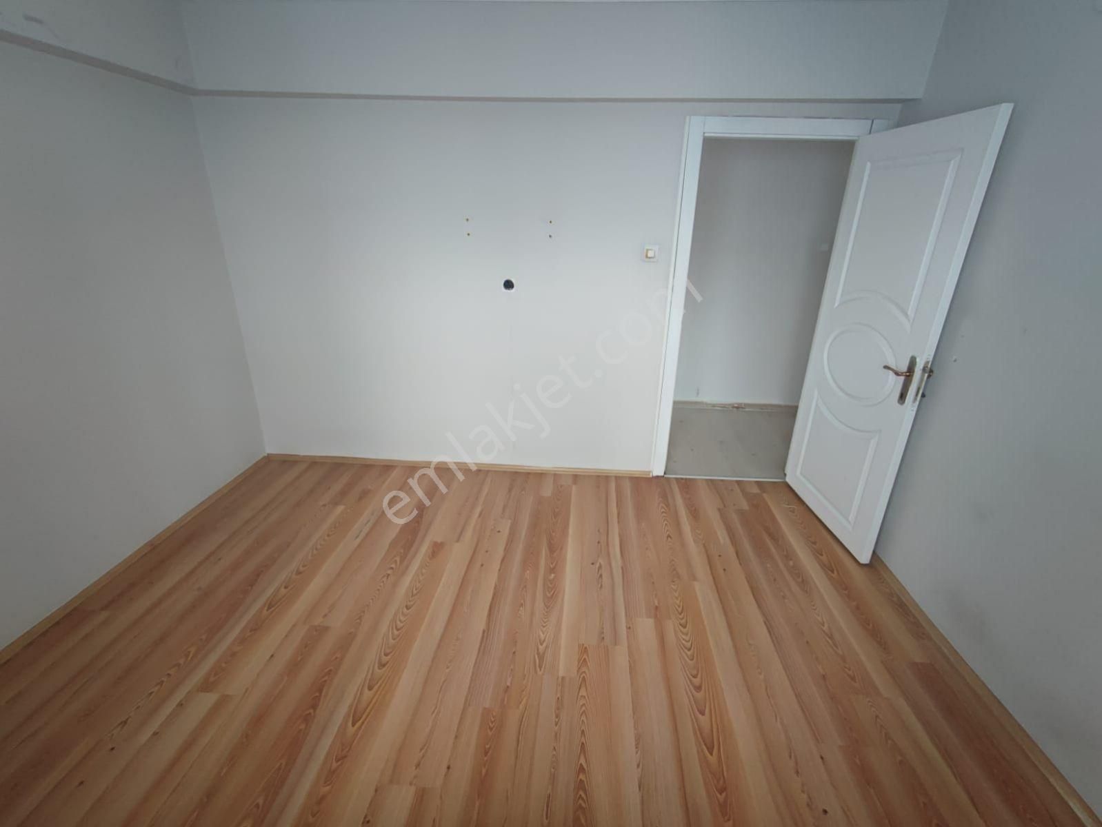 Murat Türkmenden Servis_güzergahında Kiralık Ön_cephe 1.ara_kat - Görsel 12