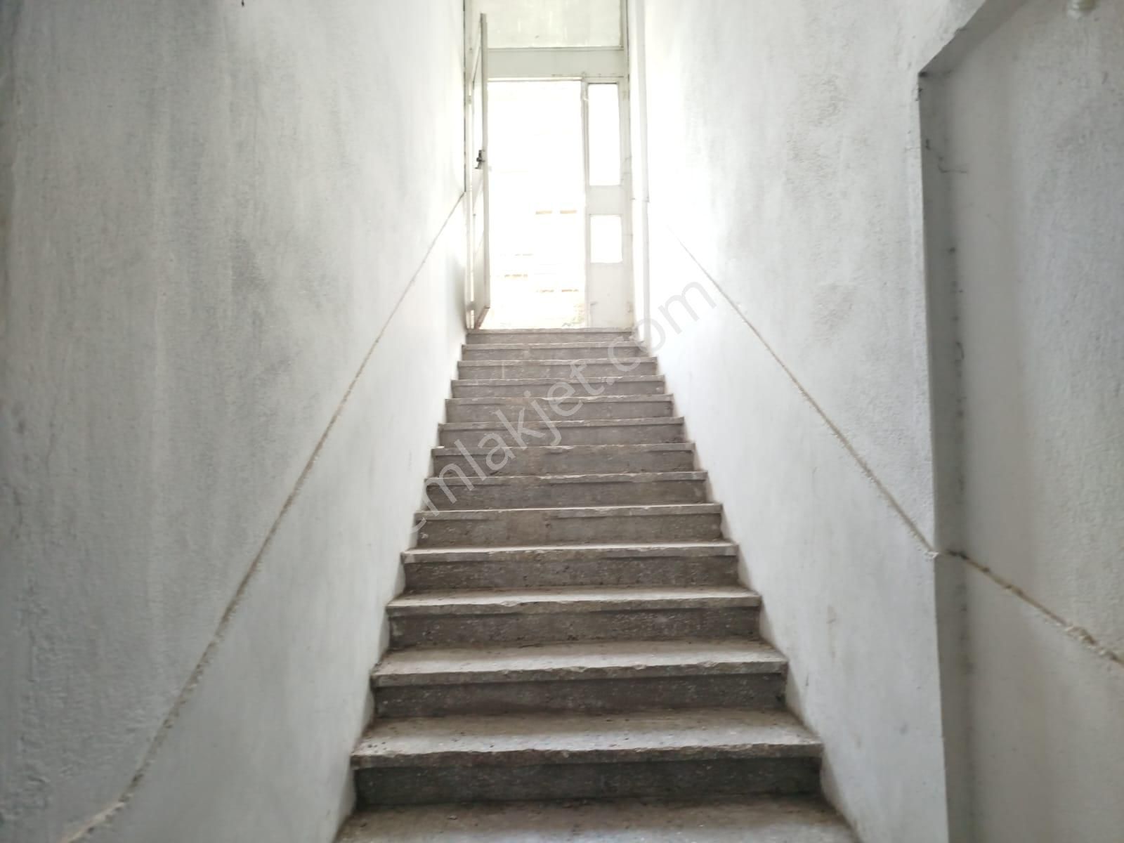 Demetevler- Bağdat Caddesine Yakın Kiralık İşyeri Veya Depo - Görsel 4