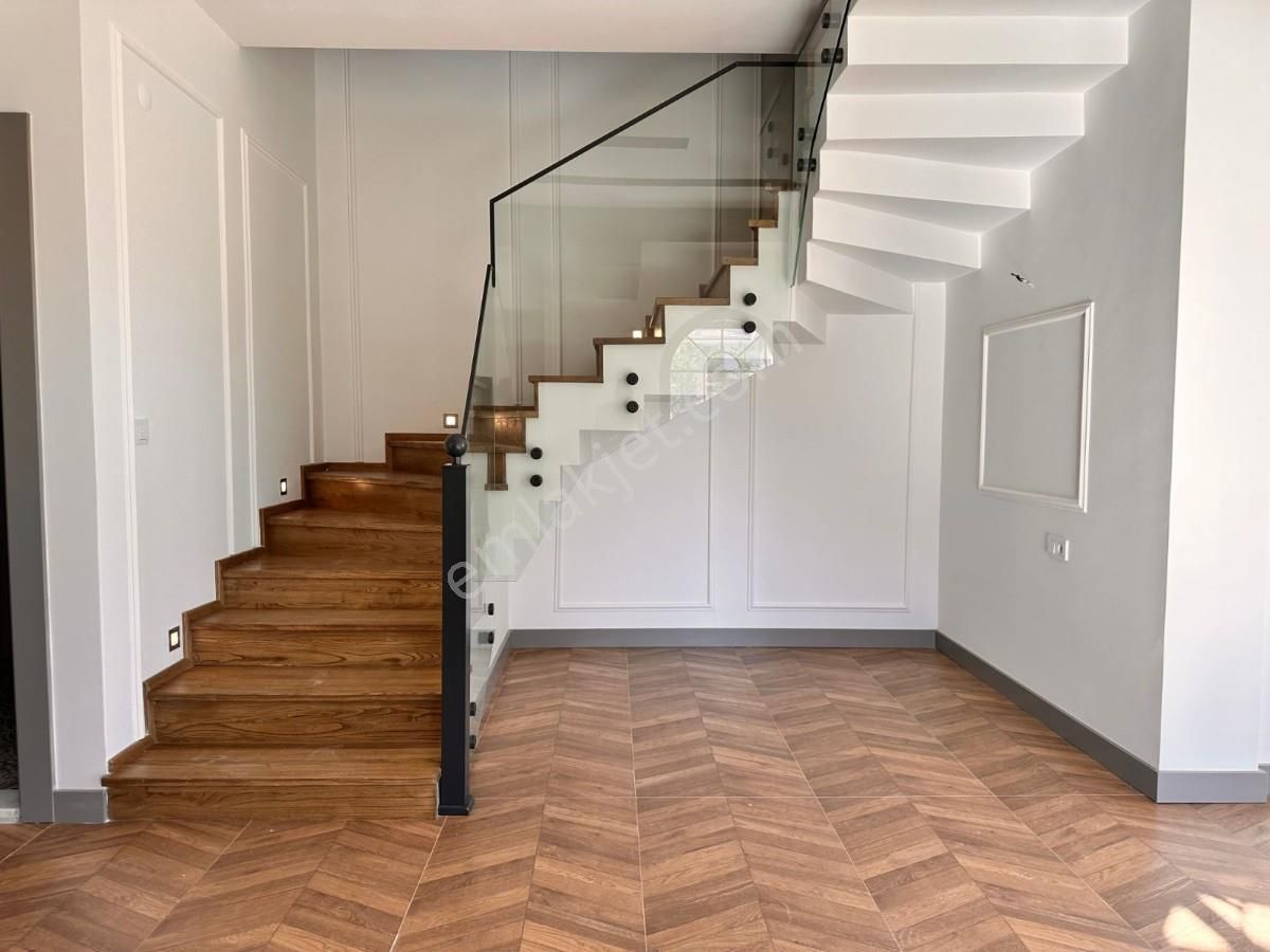 Kuşadası Davutlarda Satılık Özel Tasarım Geniş Villalar - Görsel 18