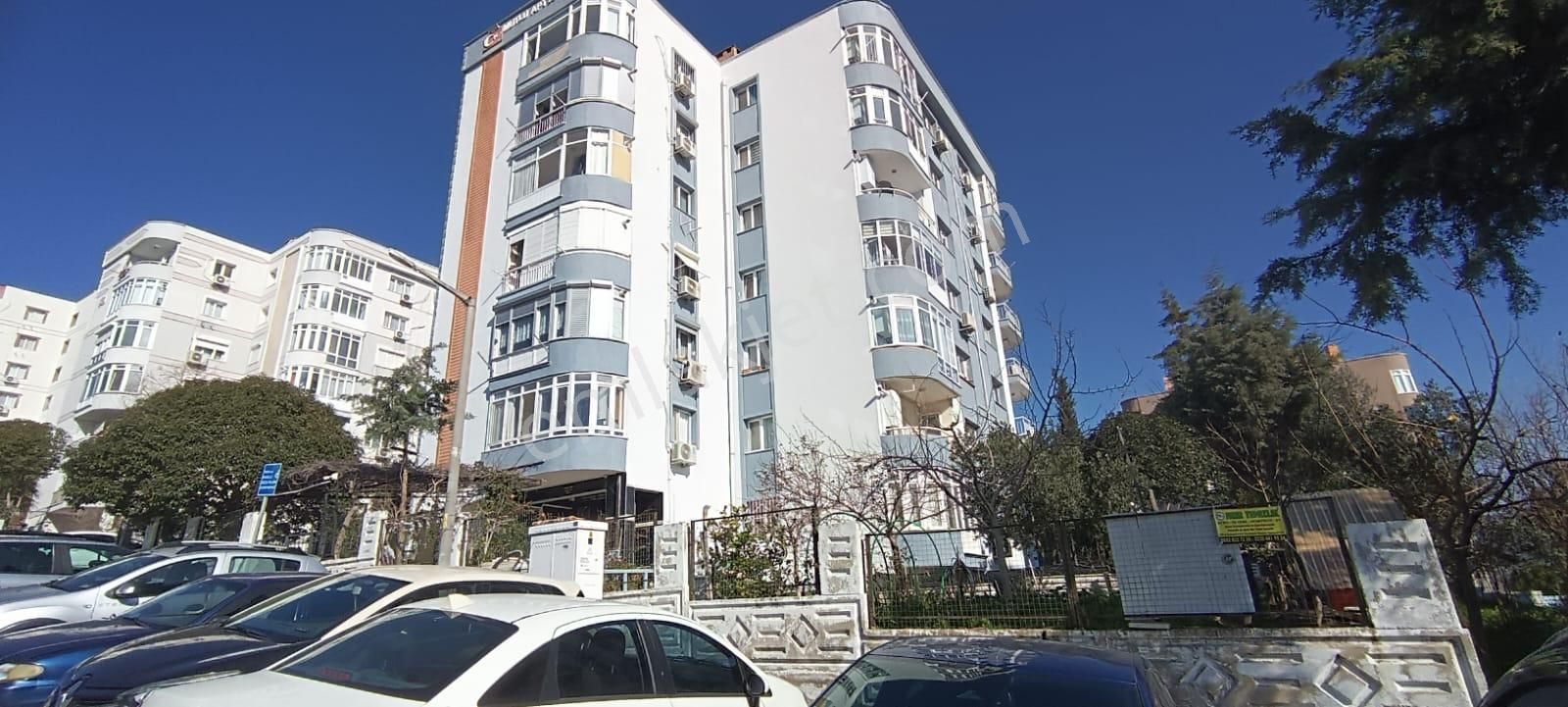 Bornova Evka 4’te Merkezı Konumda 2+1 Kılerlı Kombılı Kıralık Daıre