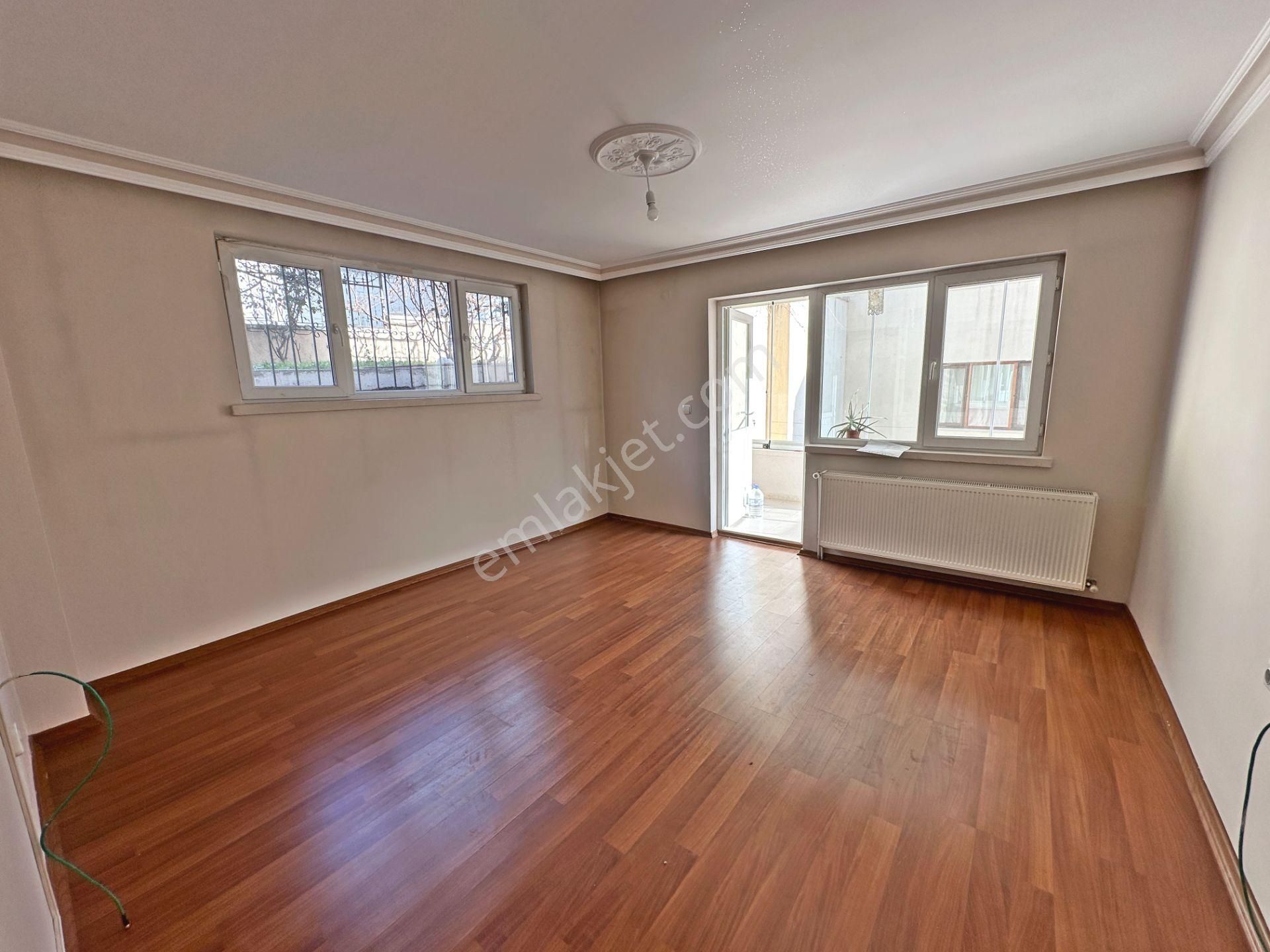 Mehtap Mahallesinde Balkonlu Bakımlı Geniş 2+1 Satılık Daire