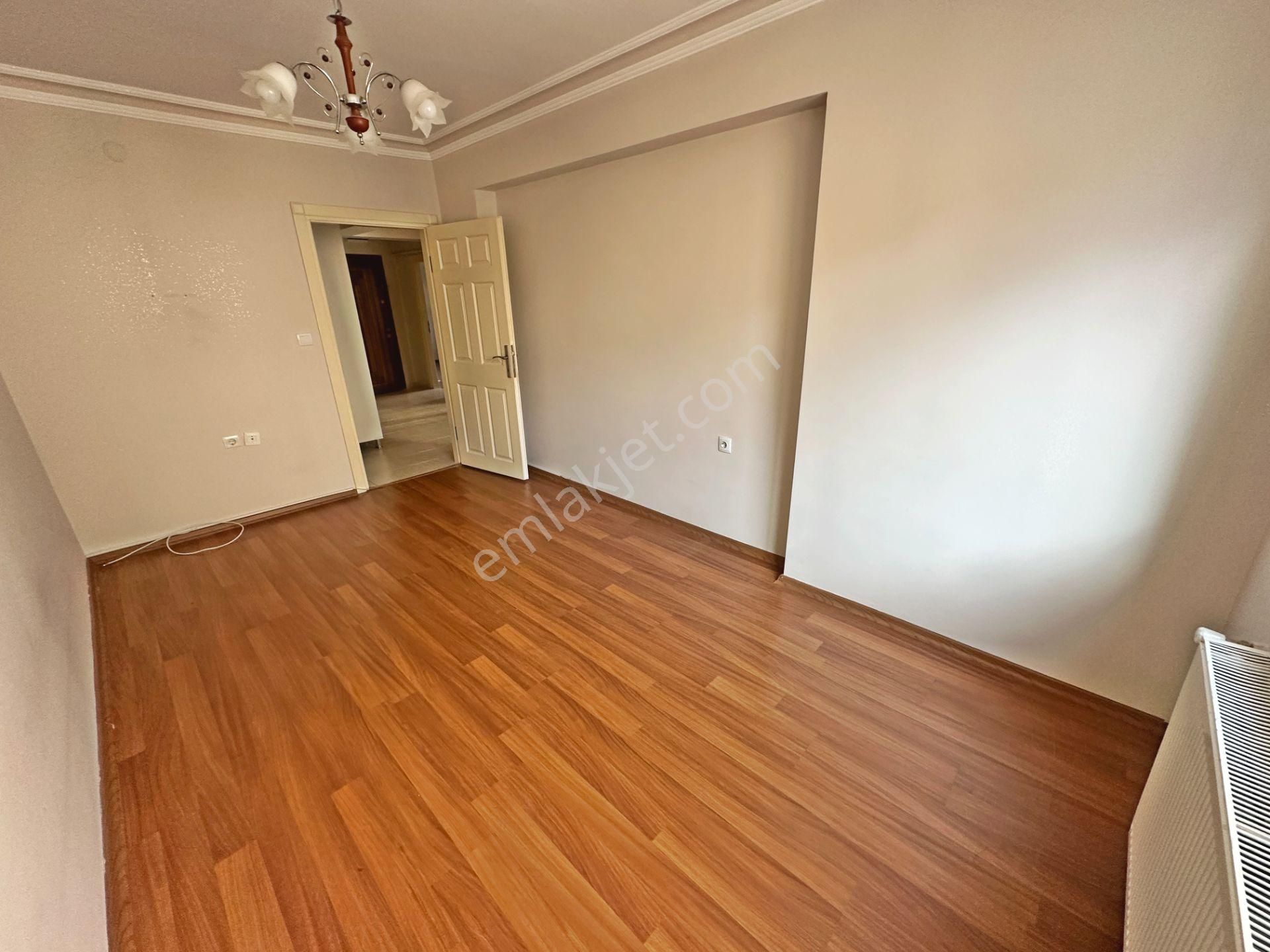 Mehtap Mahallesinde Balkonlu Bakımlı Geniş 2+1 Satılık Daire - Görsel 15