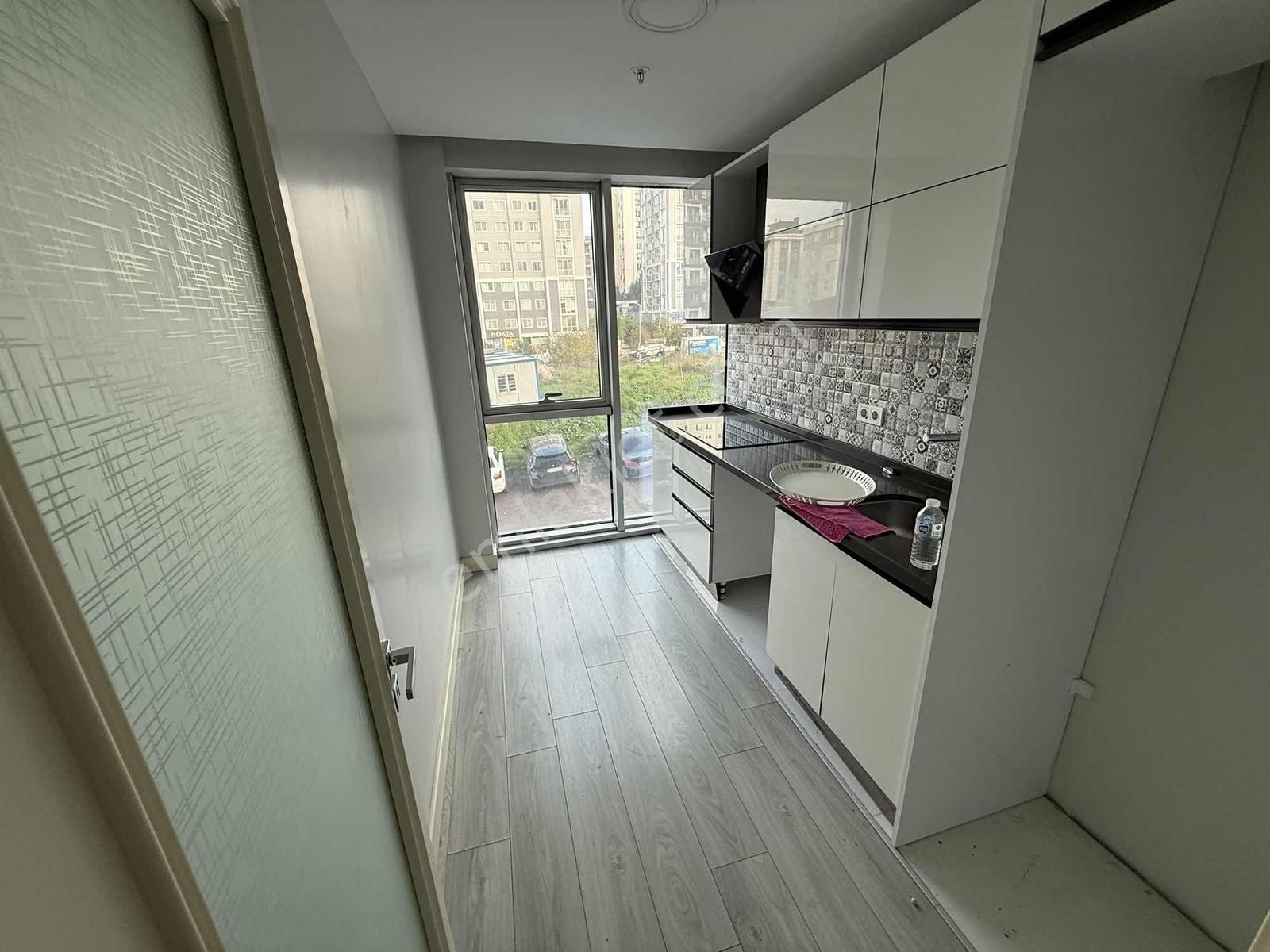 Şerifali'de Hidesıde Resıdence'ta Kiralık 2+1 Ofis - Görsel 7